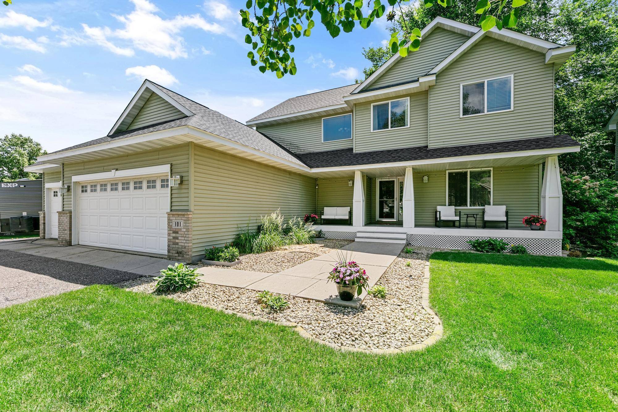 101 Big Woods CT, Buffalo, MN 55313
