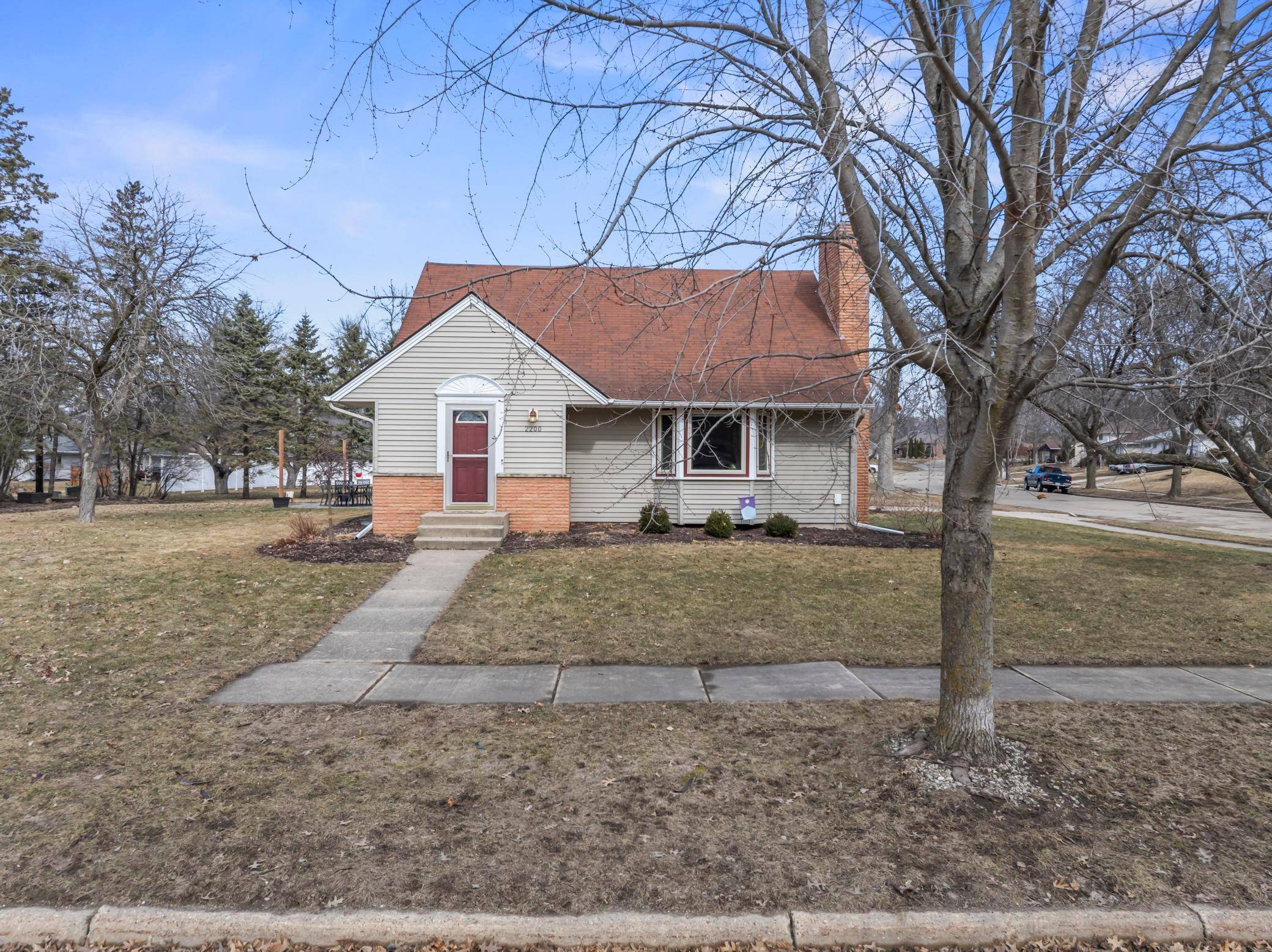 2200 2nd AVE NW, Austin, MN 55912