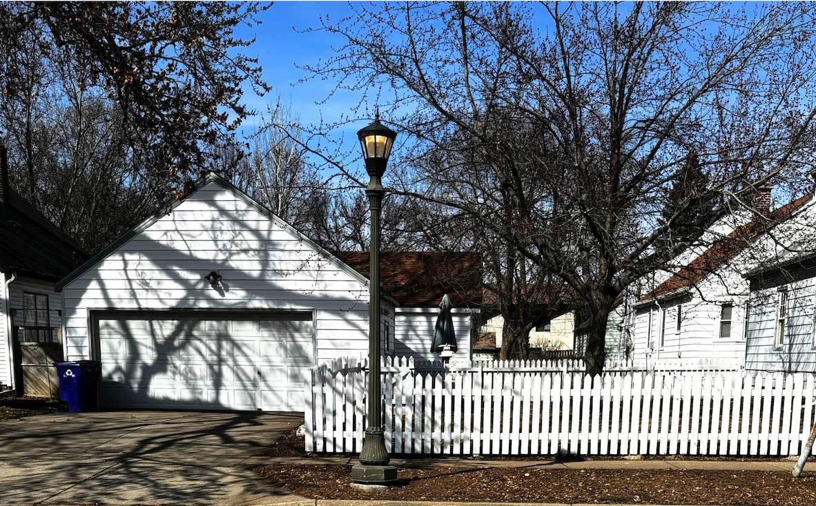 1623 Dunlap ST N, Saint Paul, MN 55108