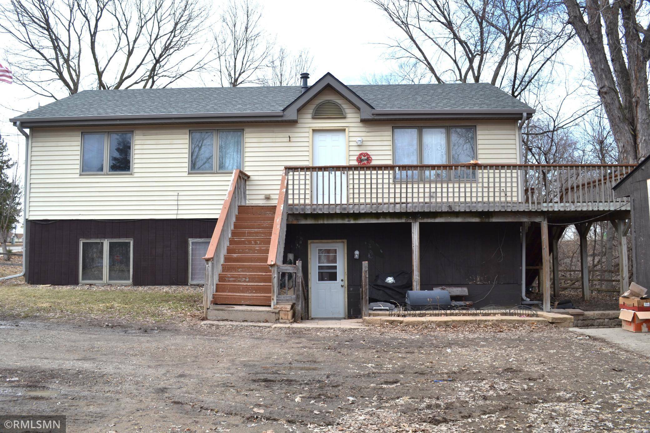 8 West AVE W, Dundas, MN 55019