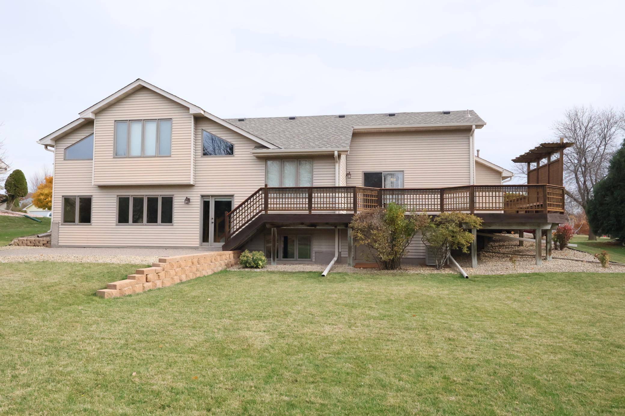 5415 Teakwood LN N, Plymouth, MN 55442