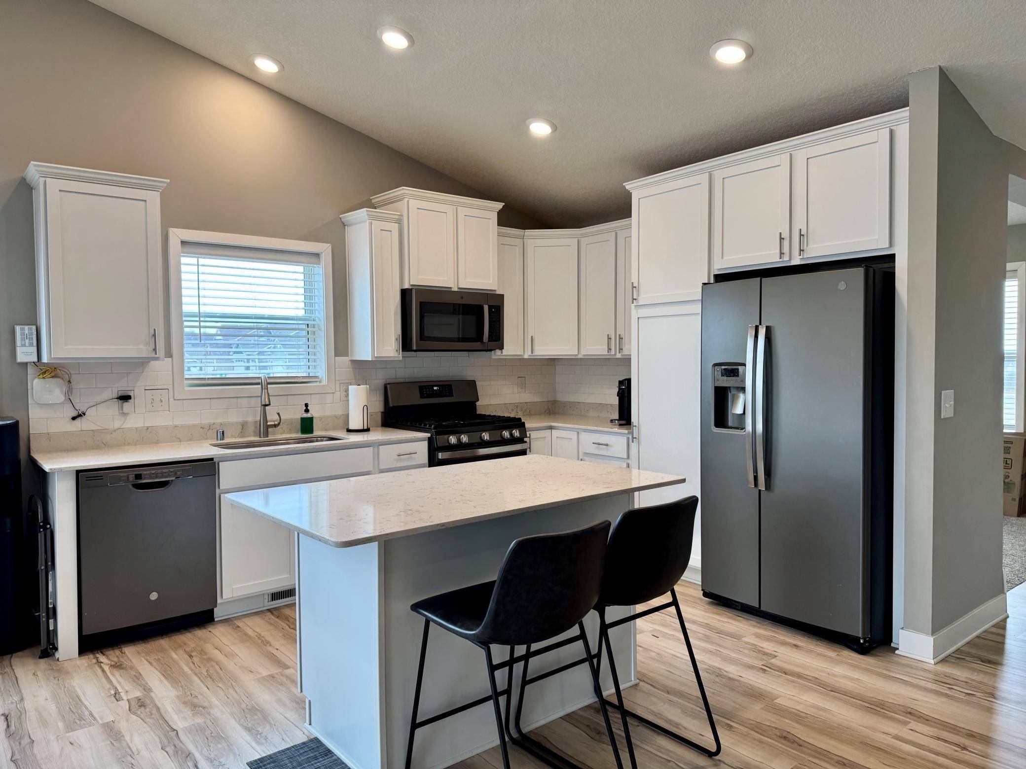 1460 Nutmeg CIR, Carver, MN 55315