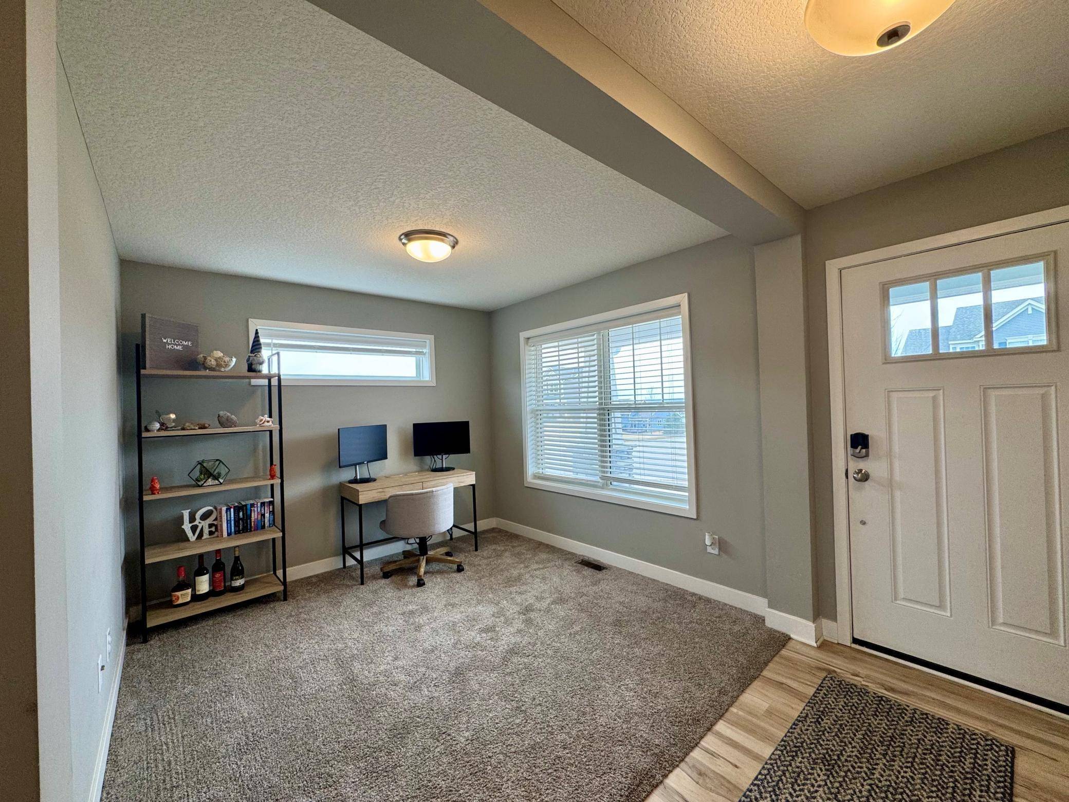 1460 Nutmeg CIR, Carver, MN 55315