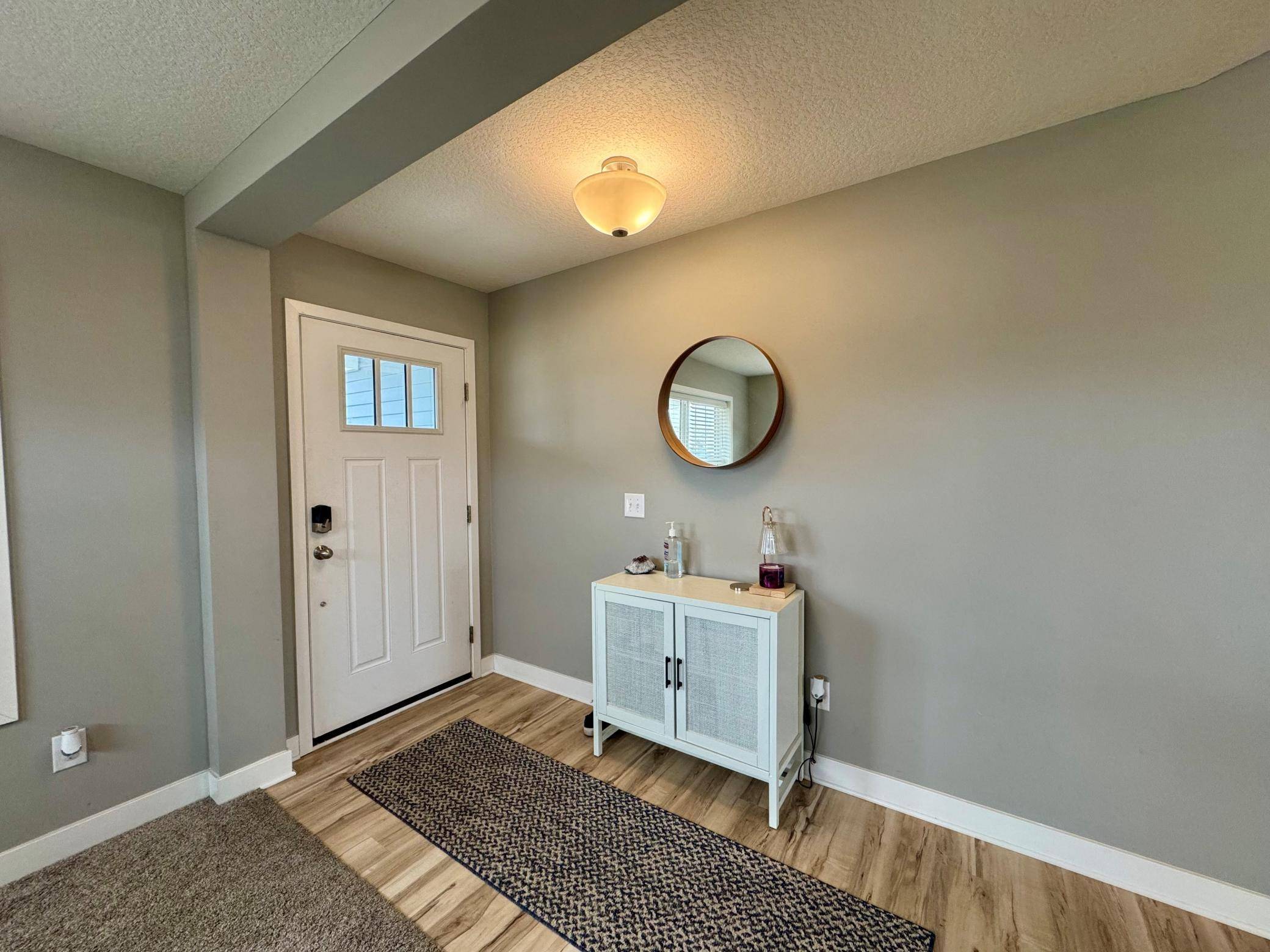 1460 Nutmeg CIR, Carver, MN 55315