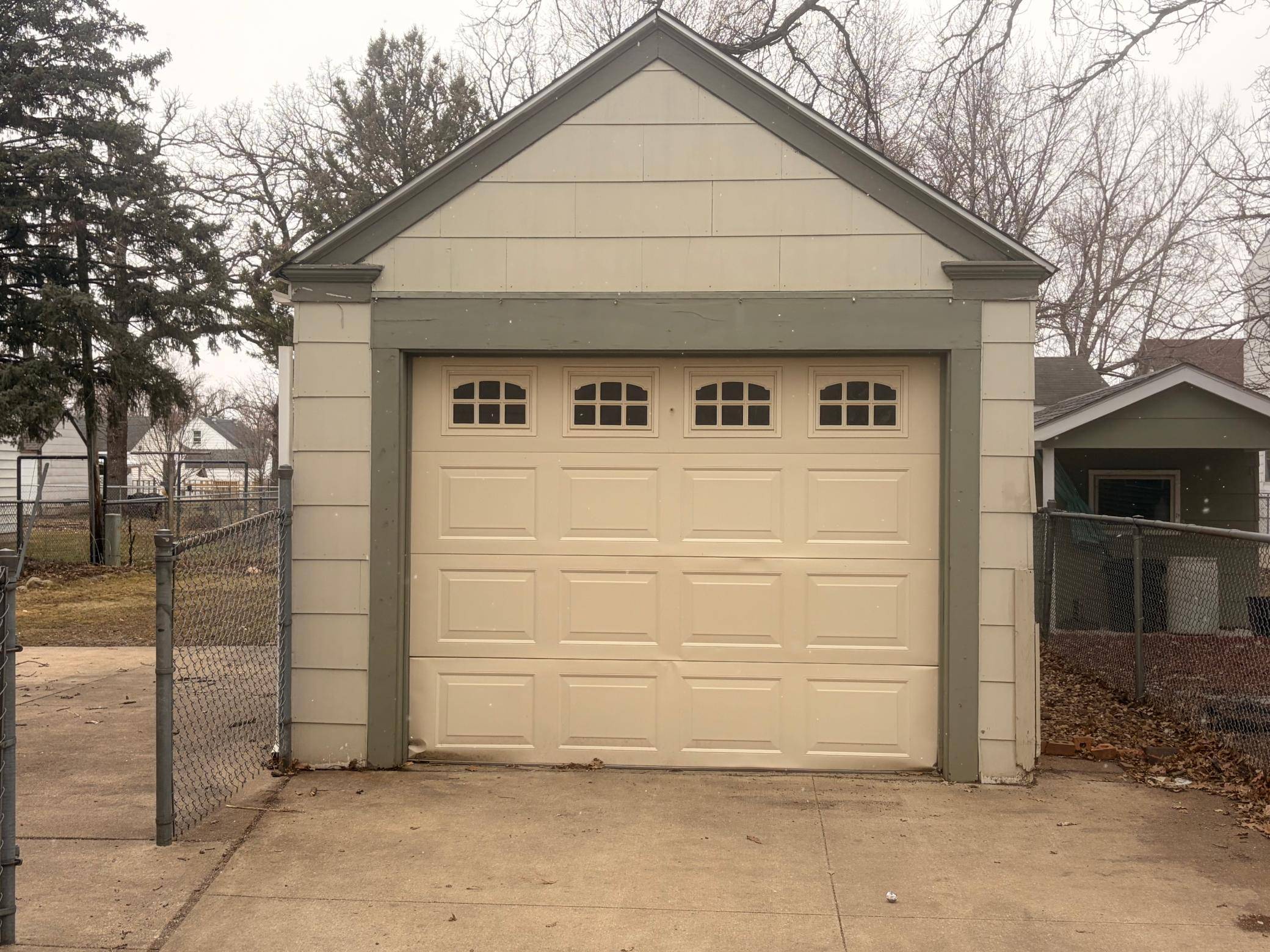 707 11th ST NW, Austin, MN 55912