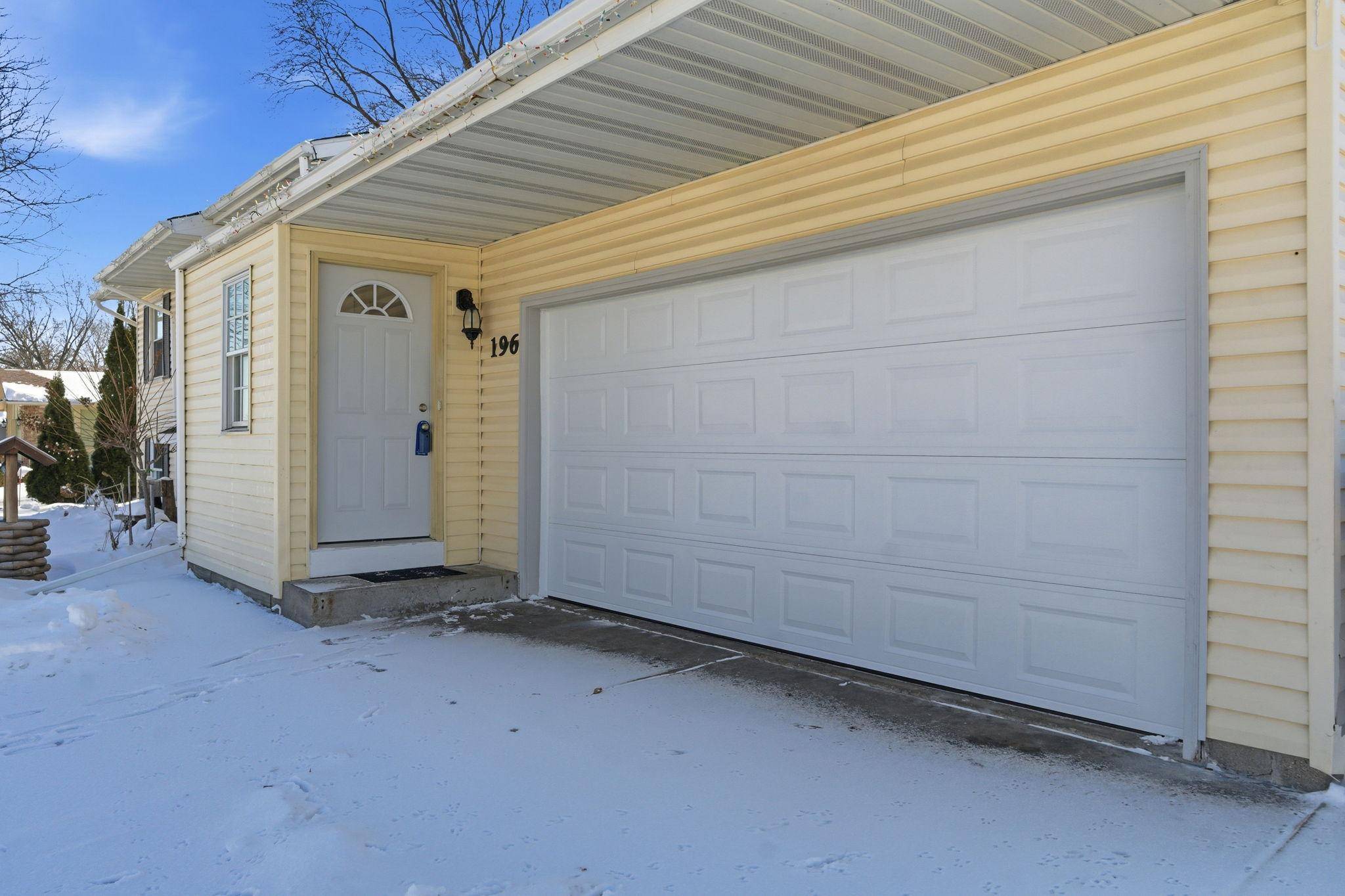 196 150th ST W, Apple Valley, MN 55124