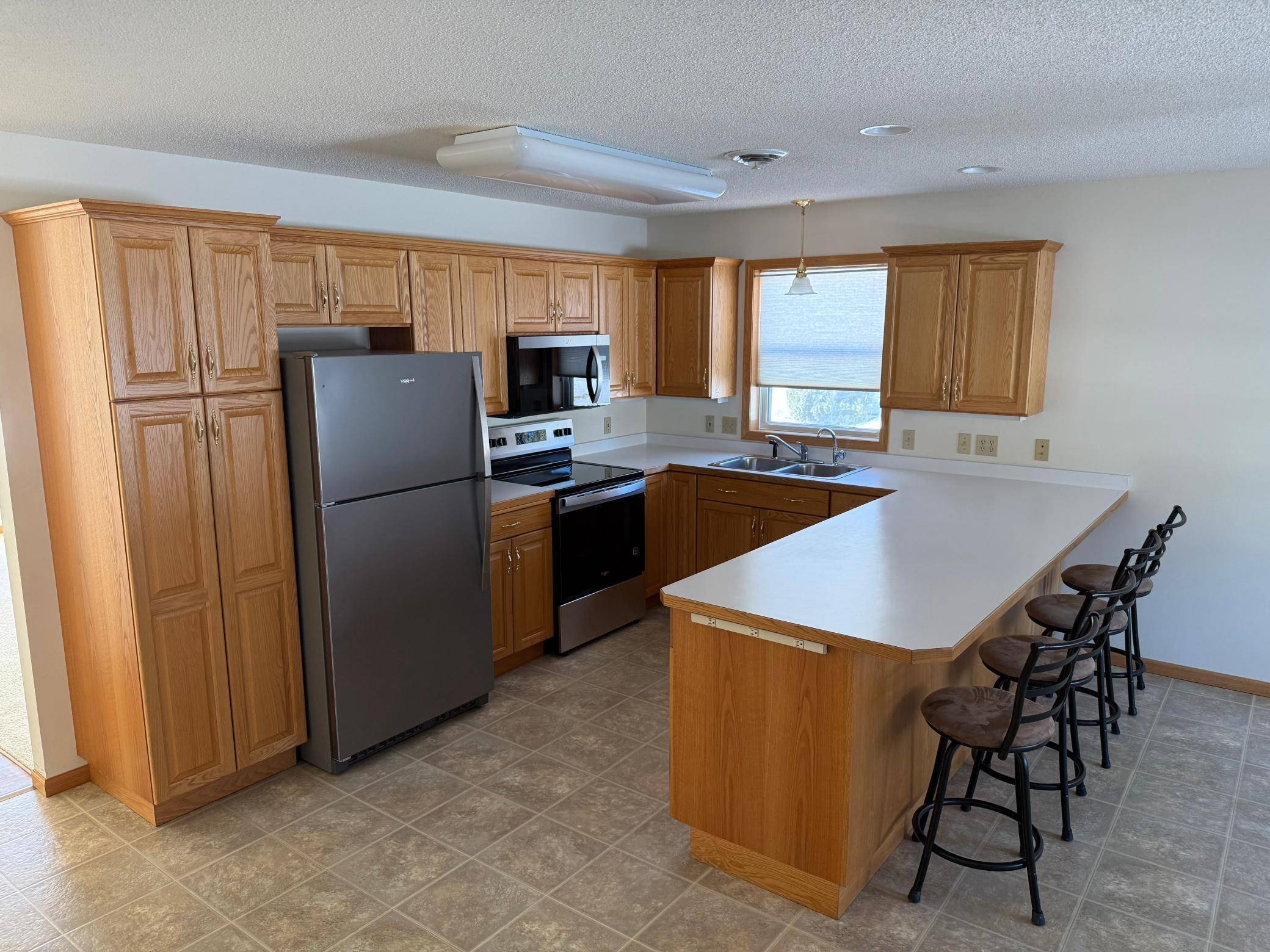 323 4th ST SW, Blooming Prairie, MN 55917