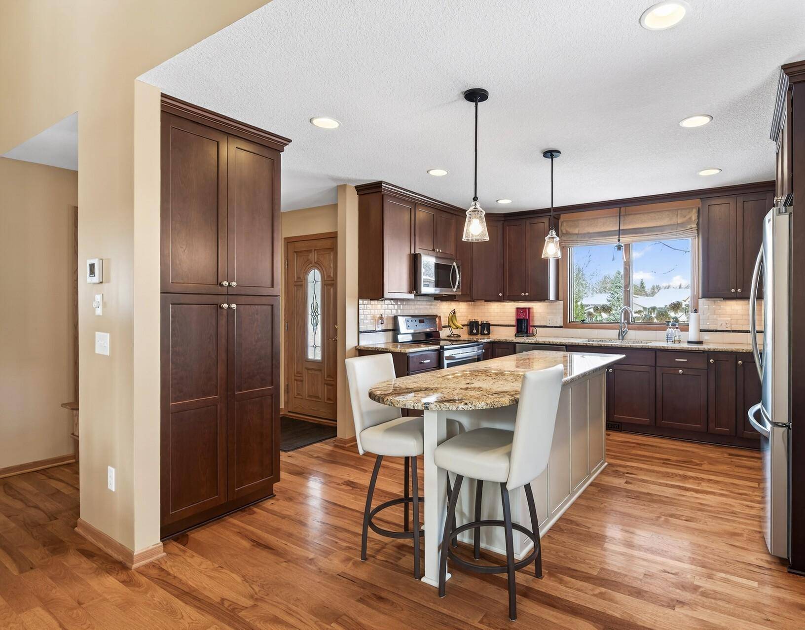 3501 W 99th ST, Bloomington, MN 55431