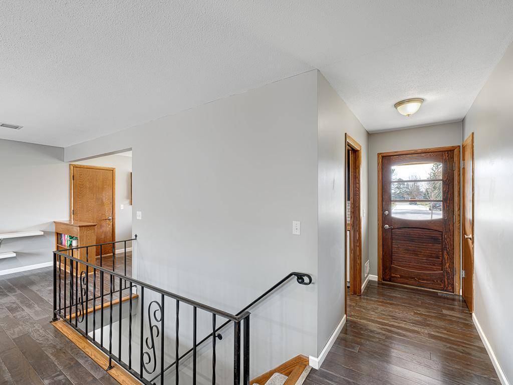 15930 5th AVE N, Plymouth, MN 55447