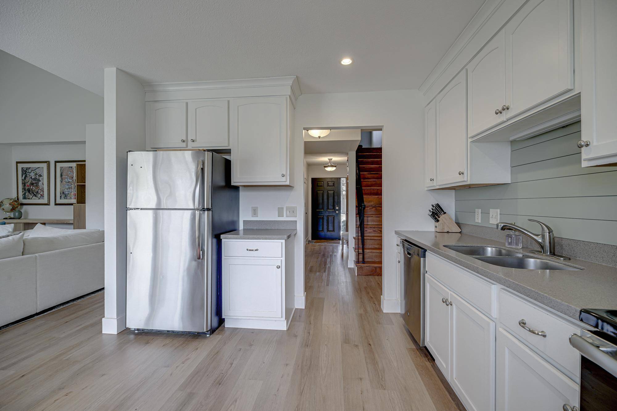 5478 Sanibel DR, Minnetonka, MN 55343