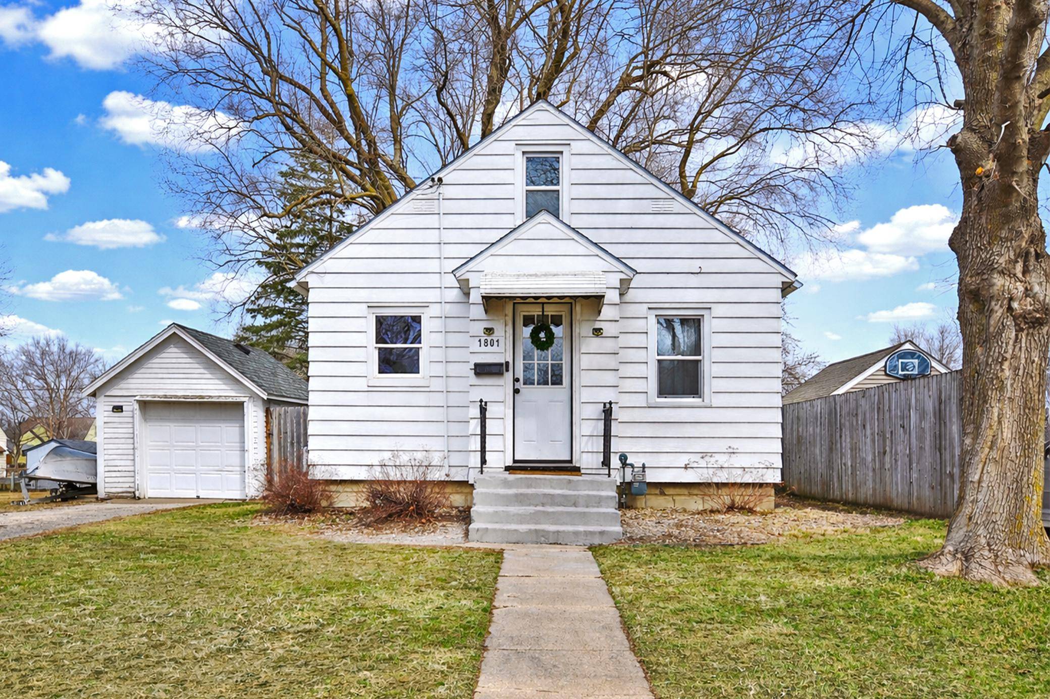 1801 E Oakland AVE, Austin, MN 55912