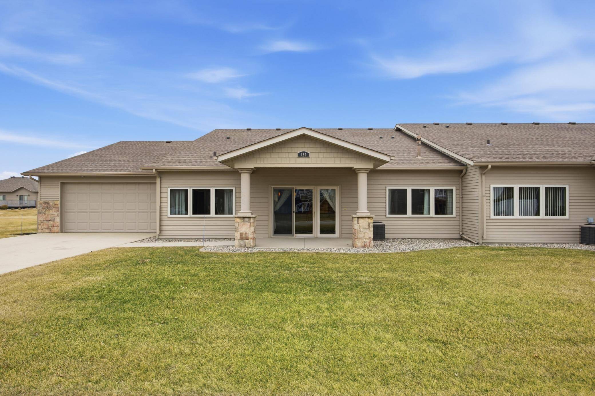 150 Sheyenne ST #I, Kindred, ND 58051