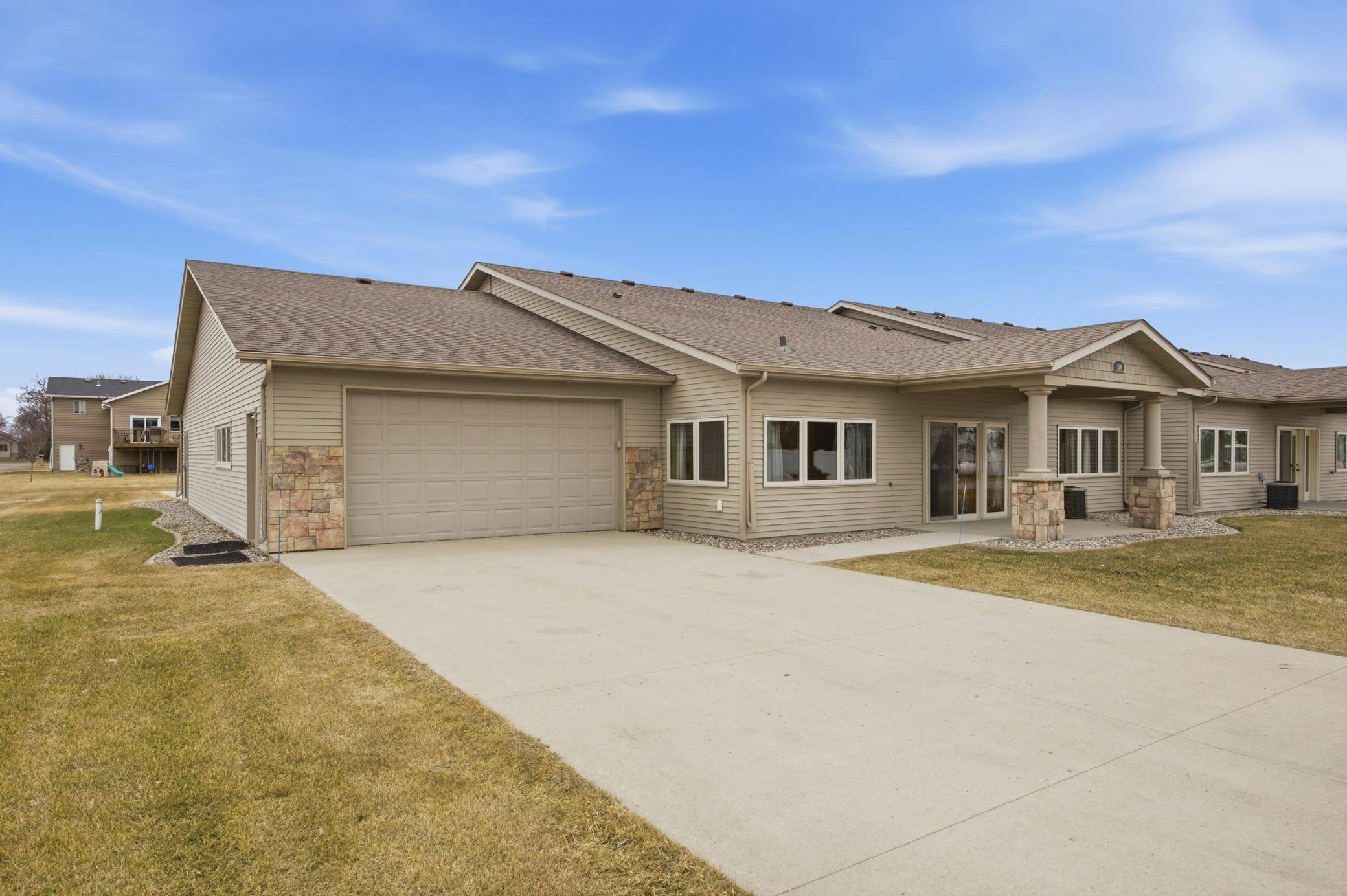 150 Sheyenne ST #I, Kindred, ND 58051