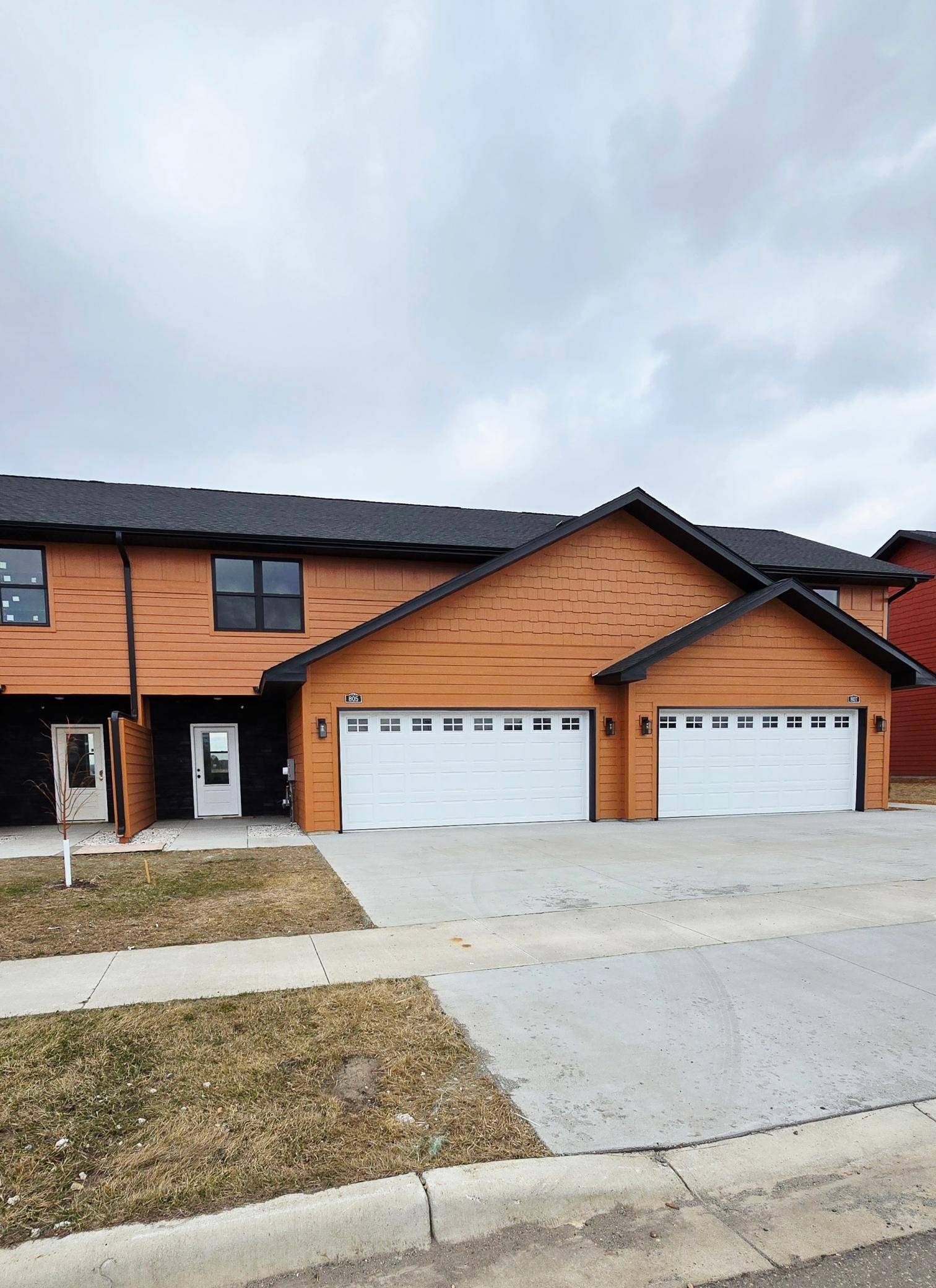 805 Viburnum ST, Belle Plaine, MN 56011