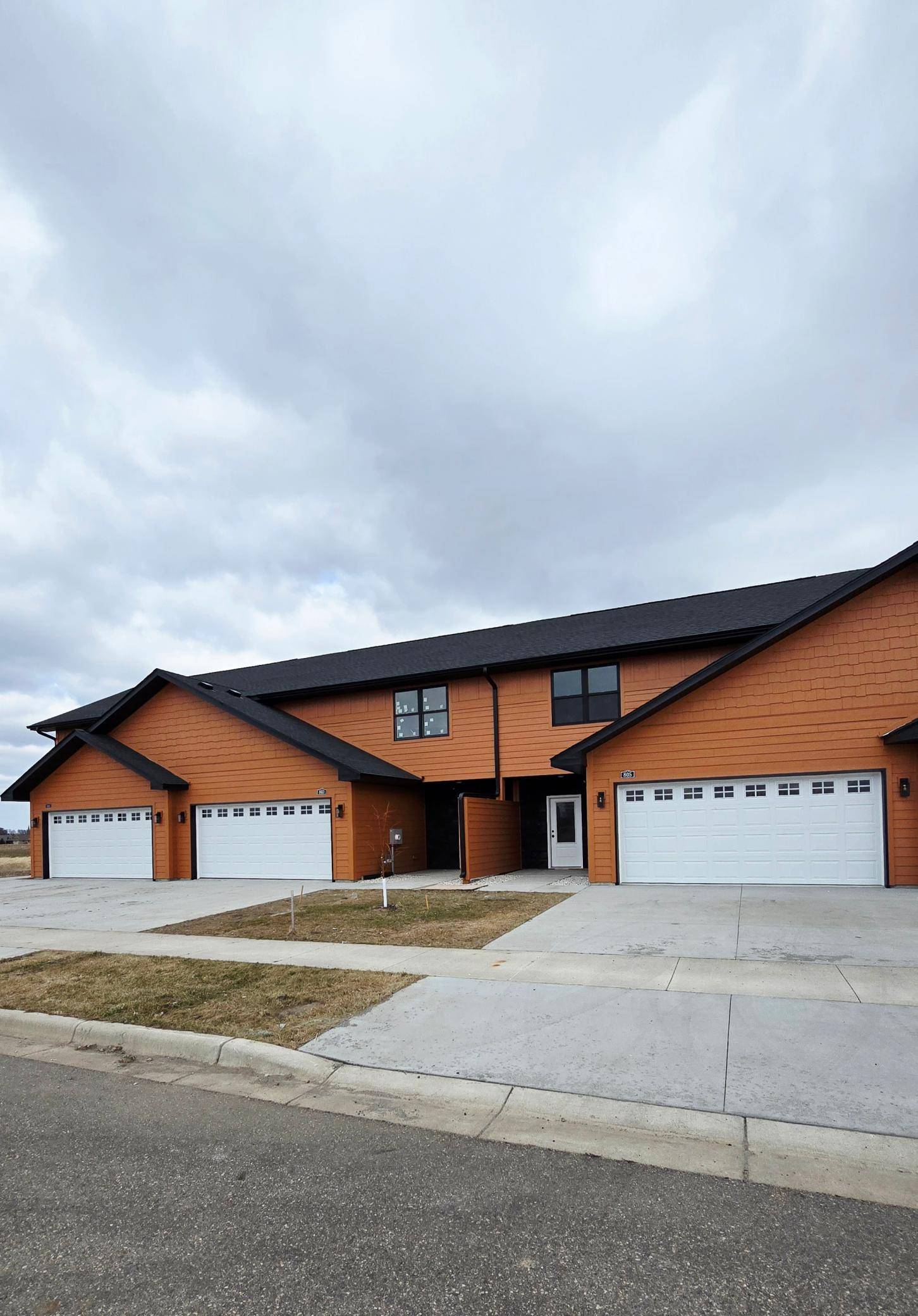 805 Viburnum ST, Belle Plaine, MN 56011
