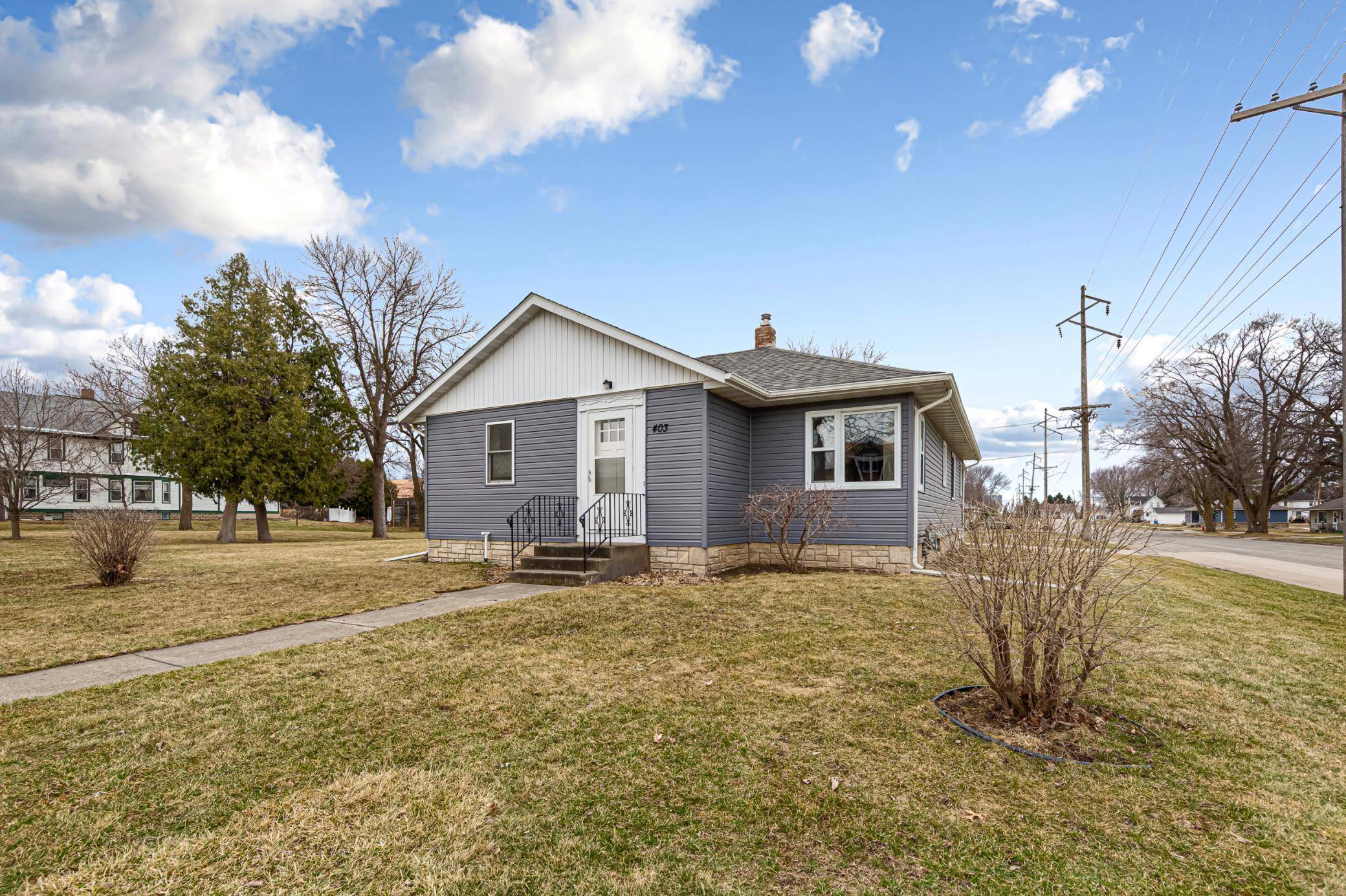 403 1st ST SE, Blooming Prairie, MN 55917