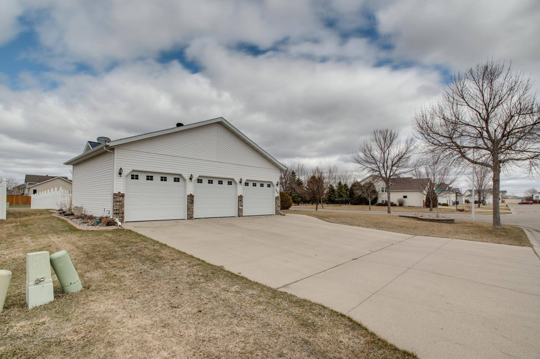560 41st AVE S, Moorhead, MN 56560