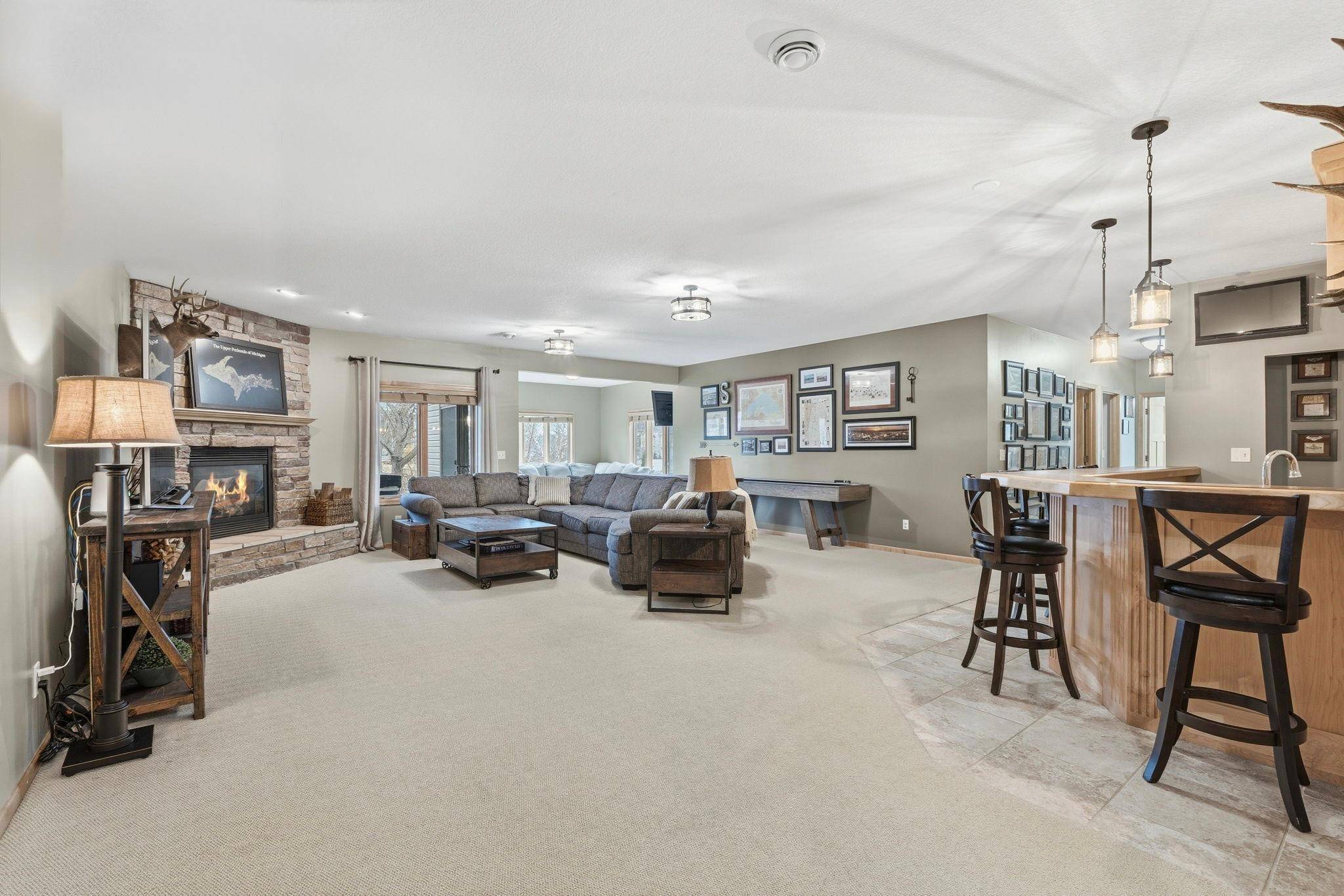 7360 Peltier CIR, Centerville, MN 55038