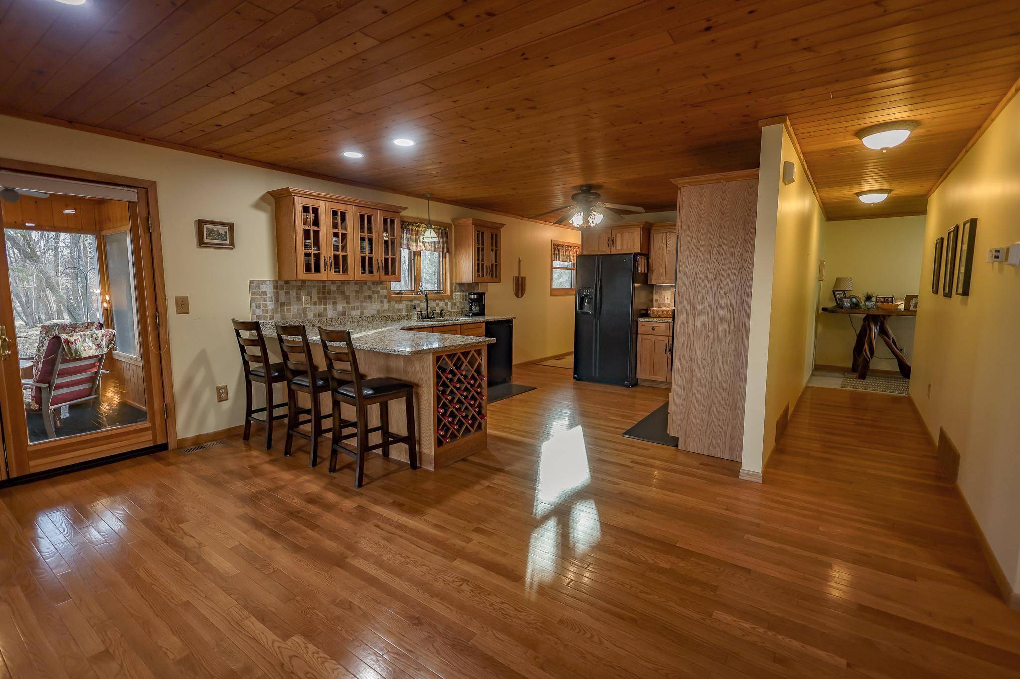 47086 Schoolhouse DR, Becida, MN 56678