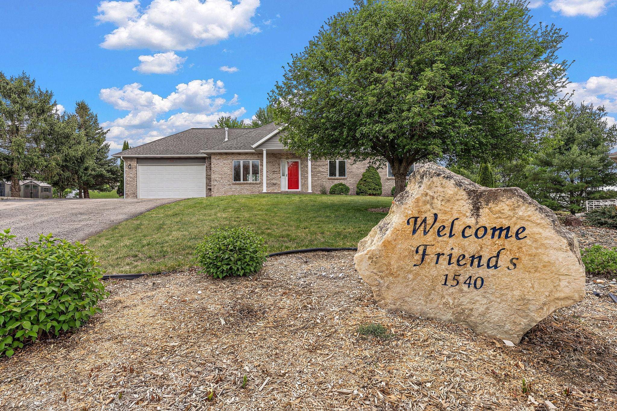 1540 Dutch Heritage LN, Baldwin, WI 54002