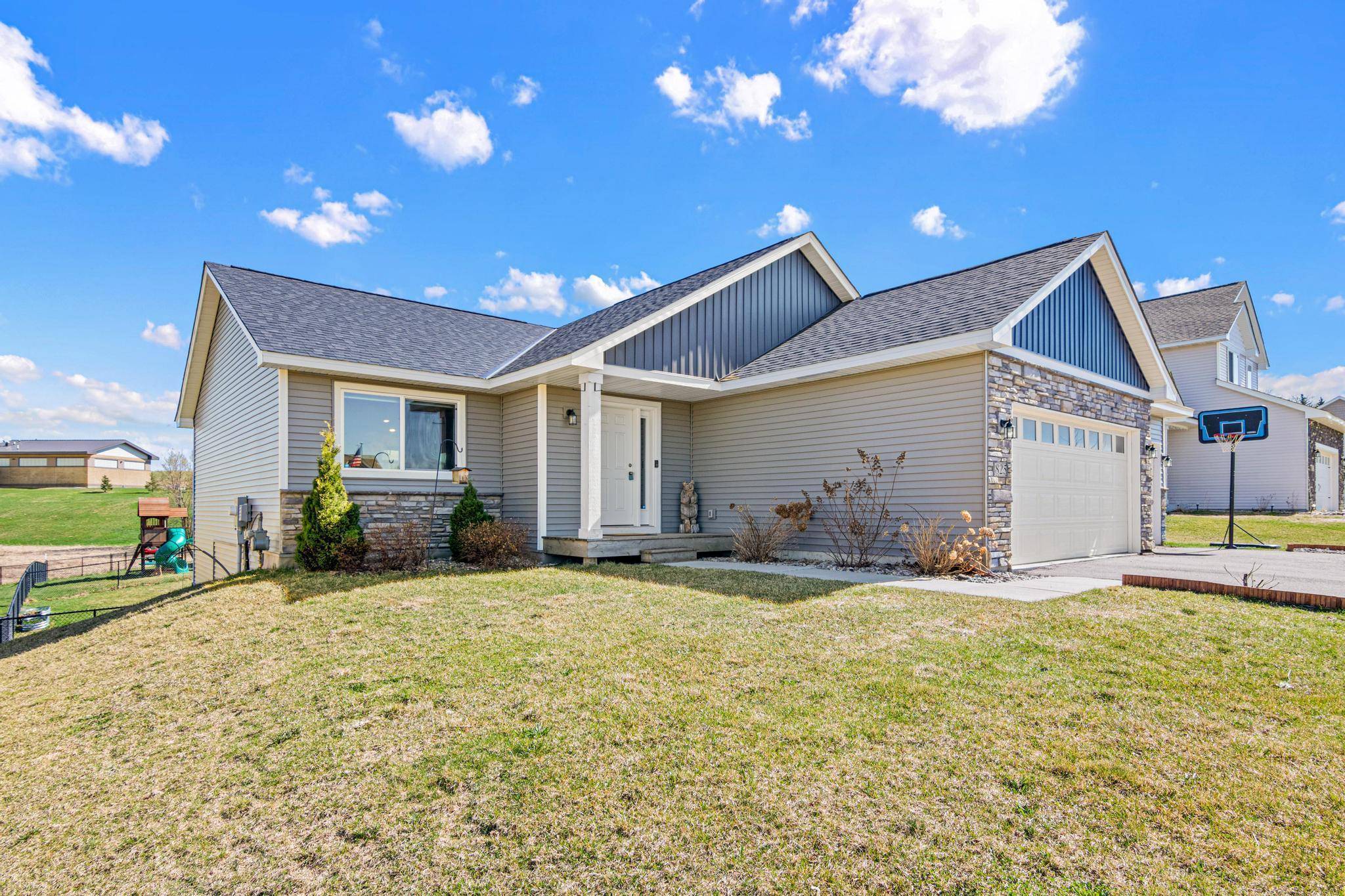 825 Harvest DR SW, Lonsdale, MN 55046
