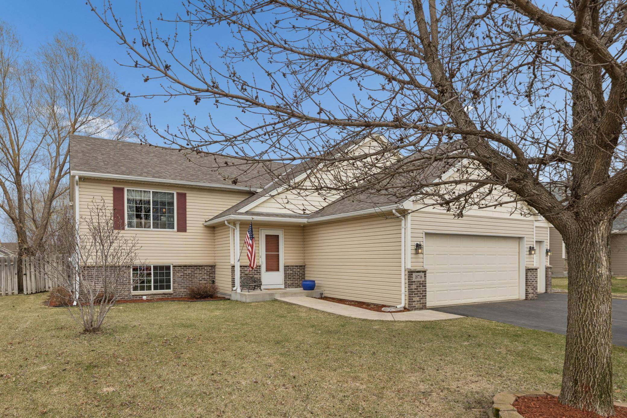 18716 Traverse LN, Big Lake, MN 55309