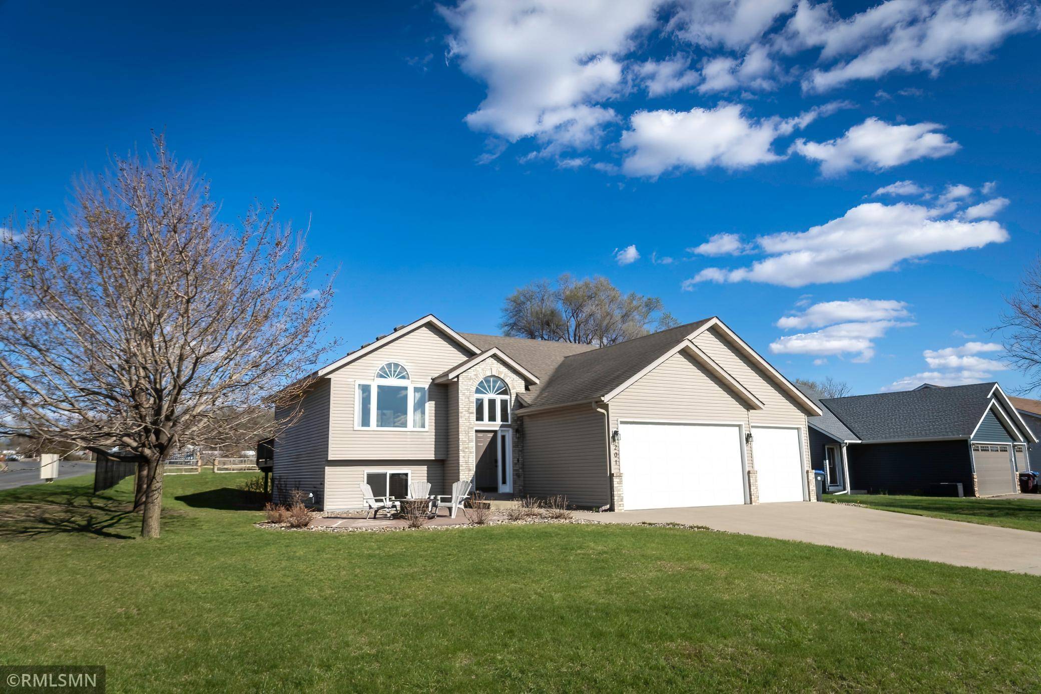 201 Pine ST, Cannon Falls, MN 55009
