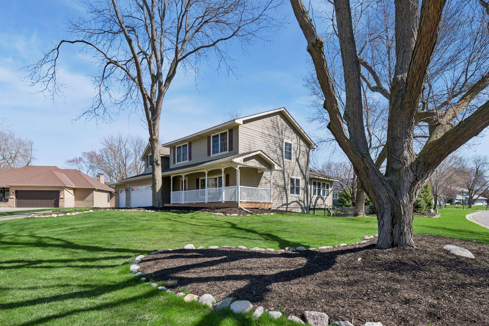 4000 Forestview LN N, Plymouth, MN 55441