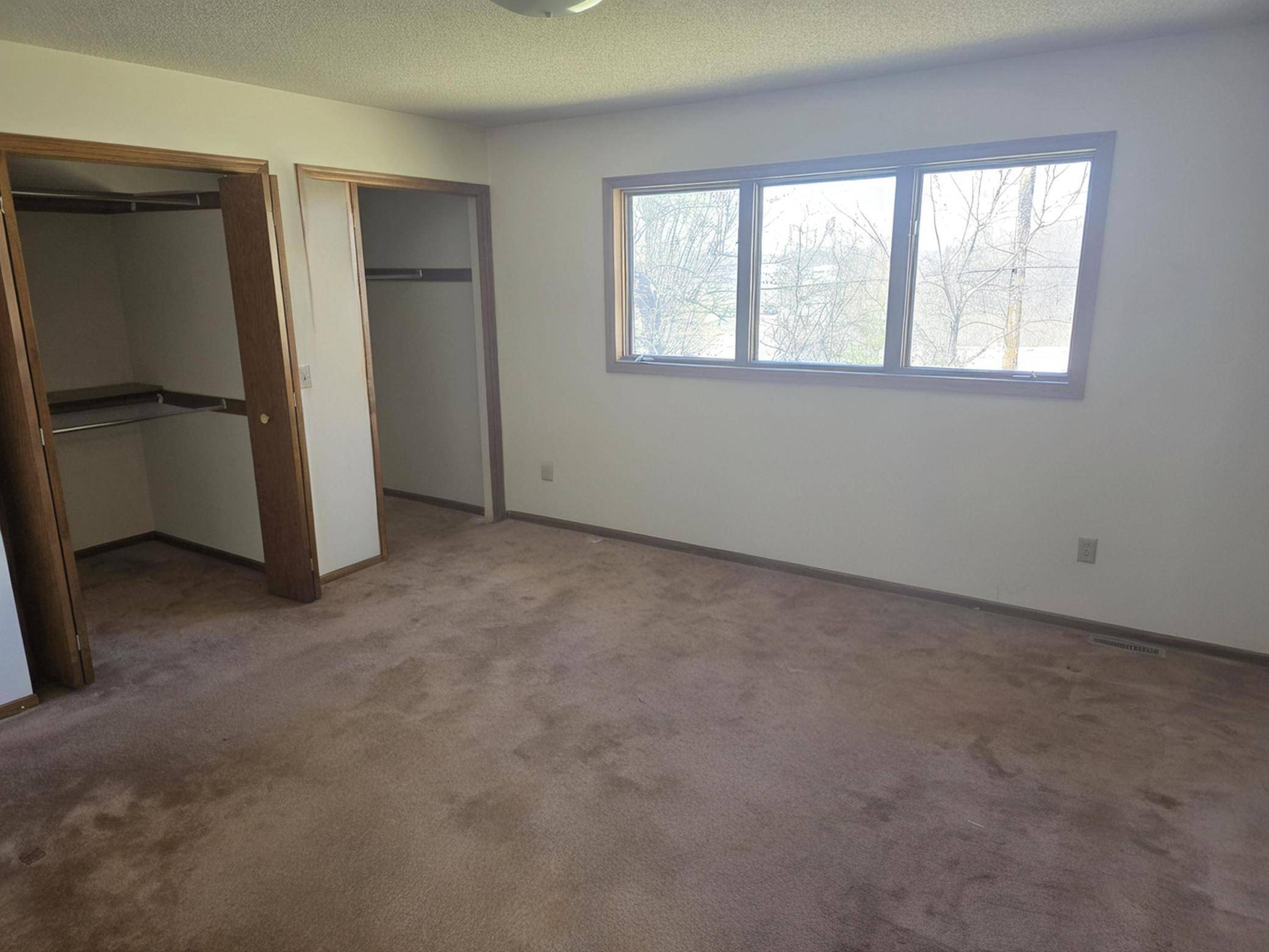 1325 Karth Lake CIR, Arden Hills, MN 55112