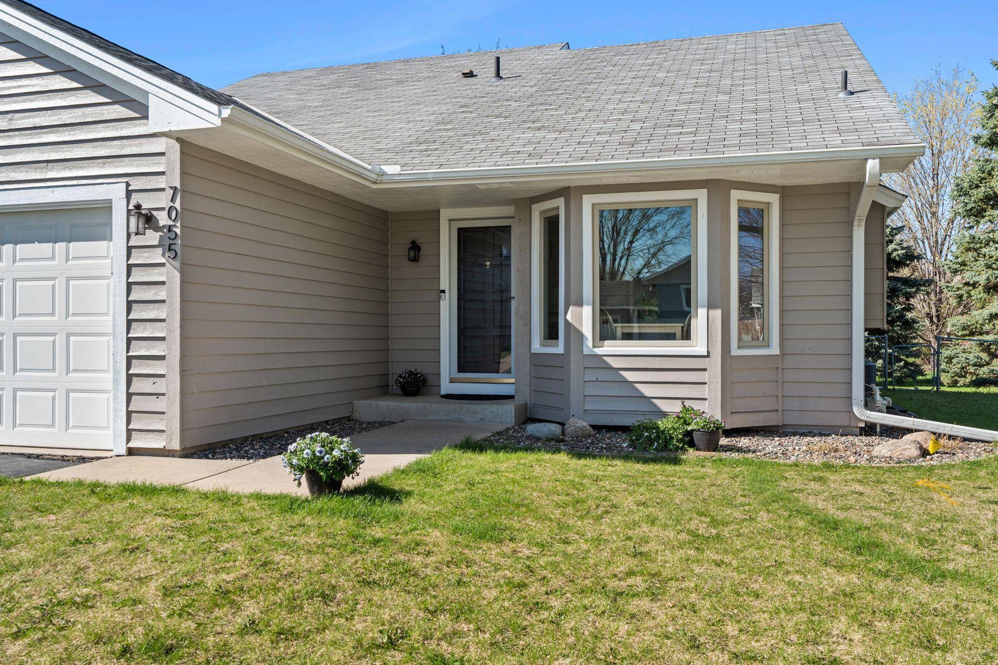 7055 Upper 157th ST W, Apple Valley, MN 55124