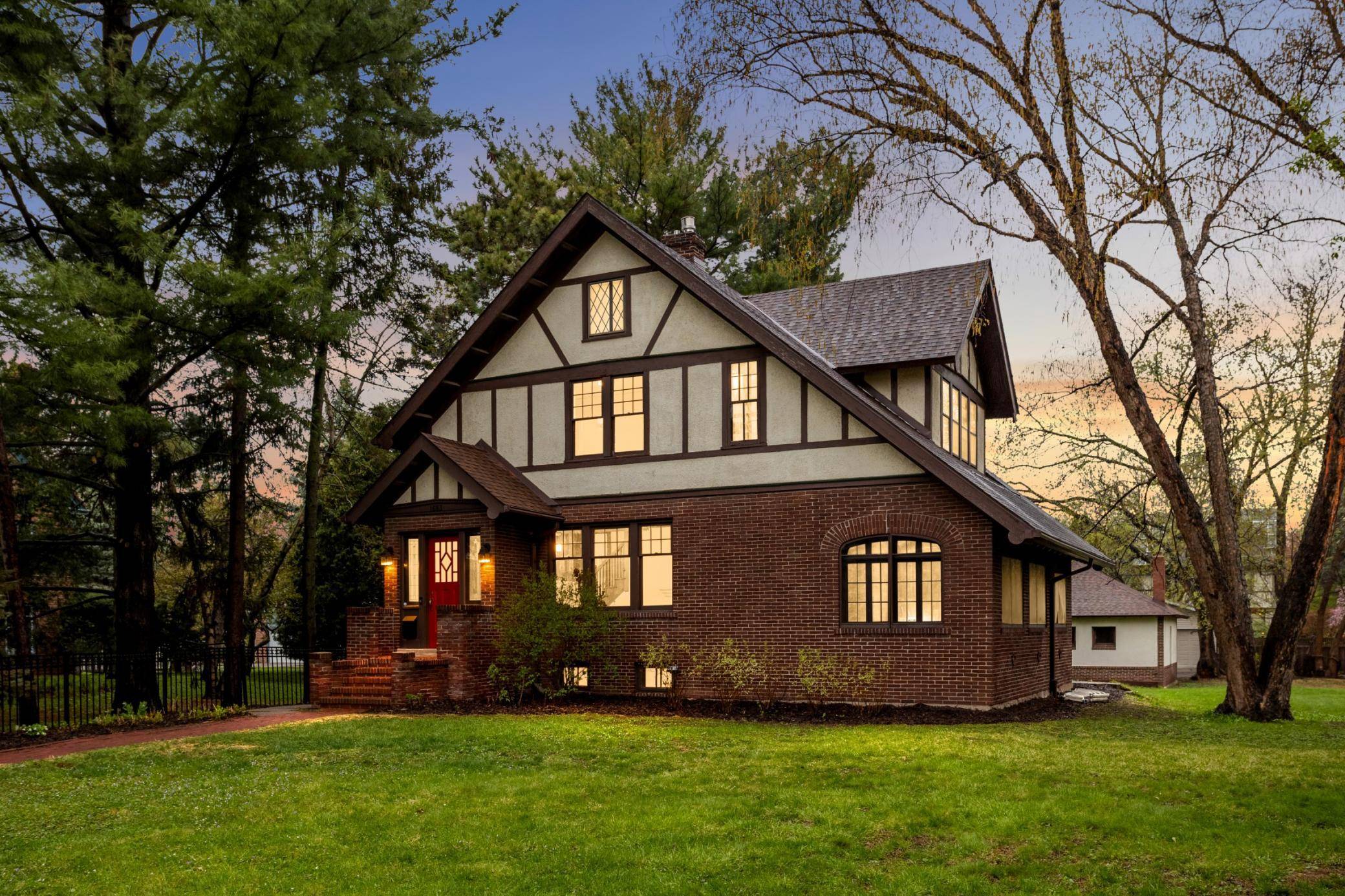 1683 Summit AVE, Saint Paul, MN 55105