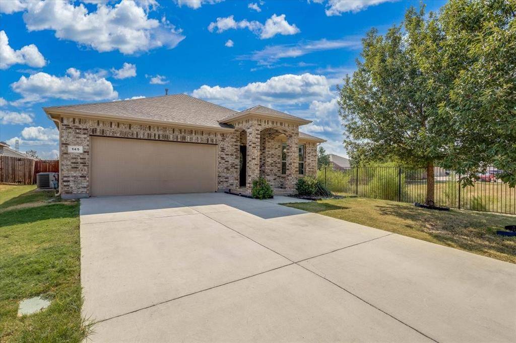 145 Hidden Creek Court, Saginaw, TX 76131