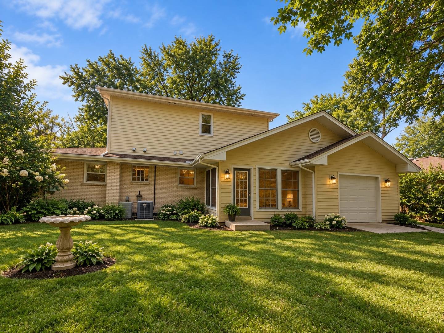 285 E Montrose AVE, Wood Dale, IL 60191