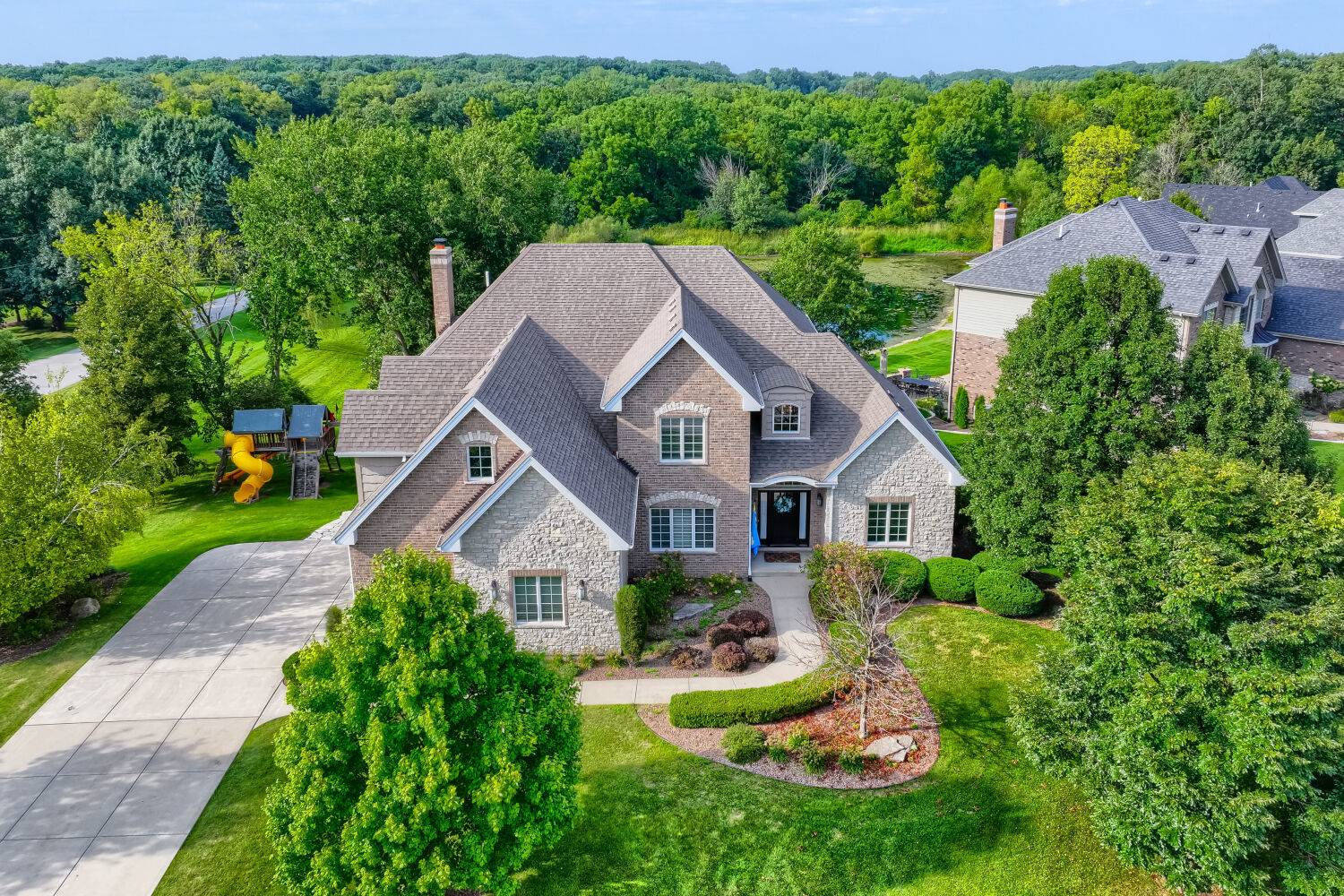 10594 Charmaine DR, Frankfort, IL 60423