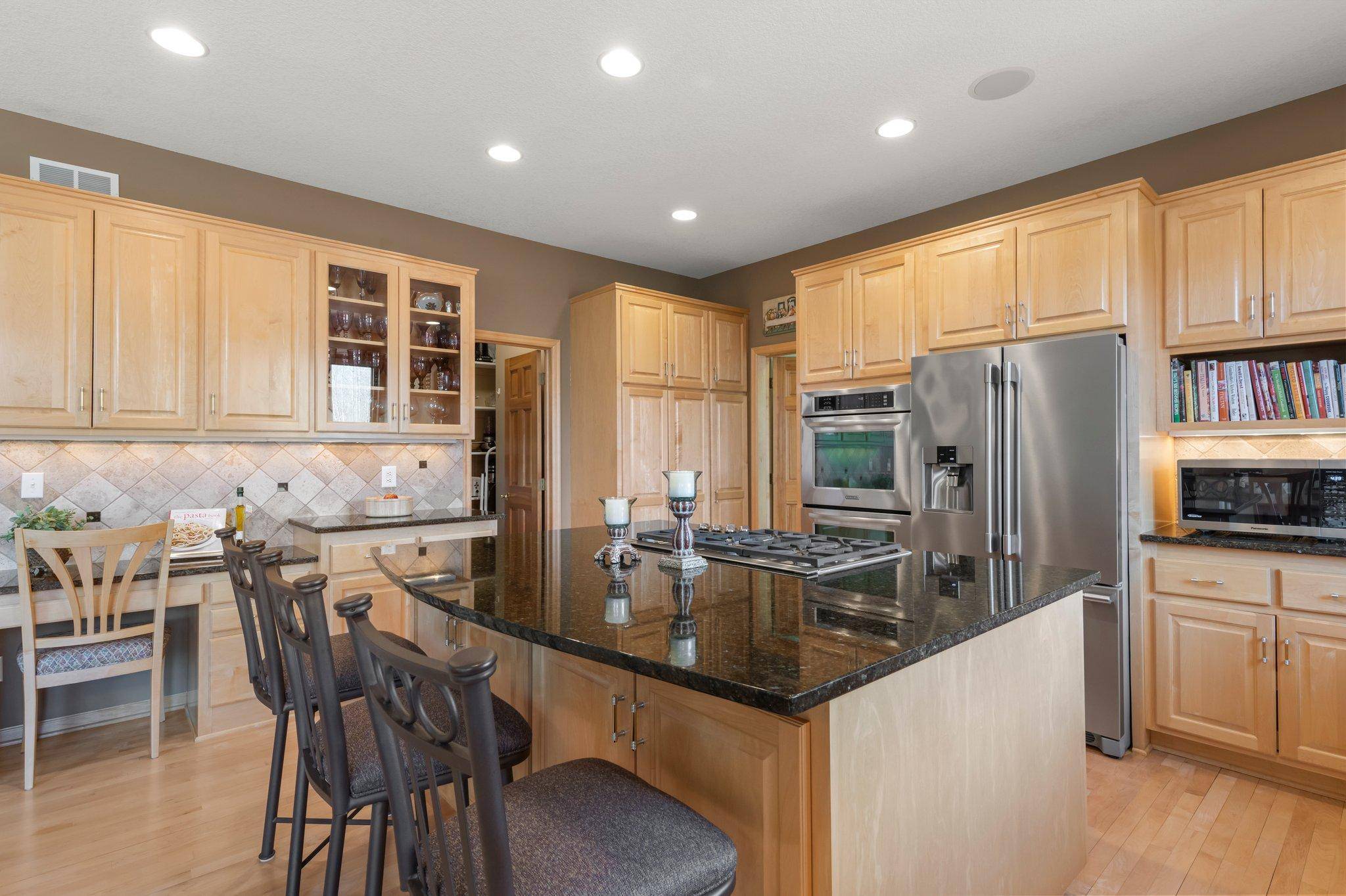 6 Troon CT, Dellwood, MN 55110