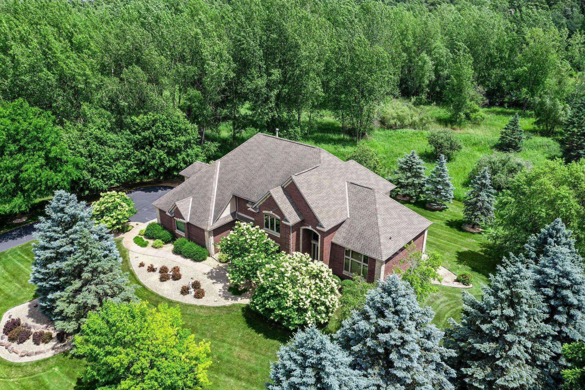6 Troon CT, Dellwood, MN 55110