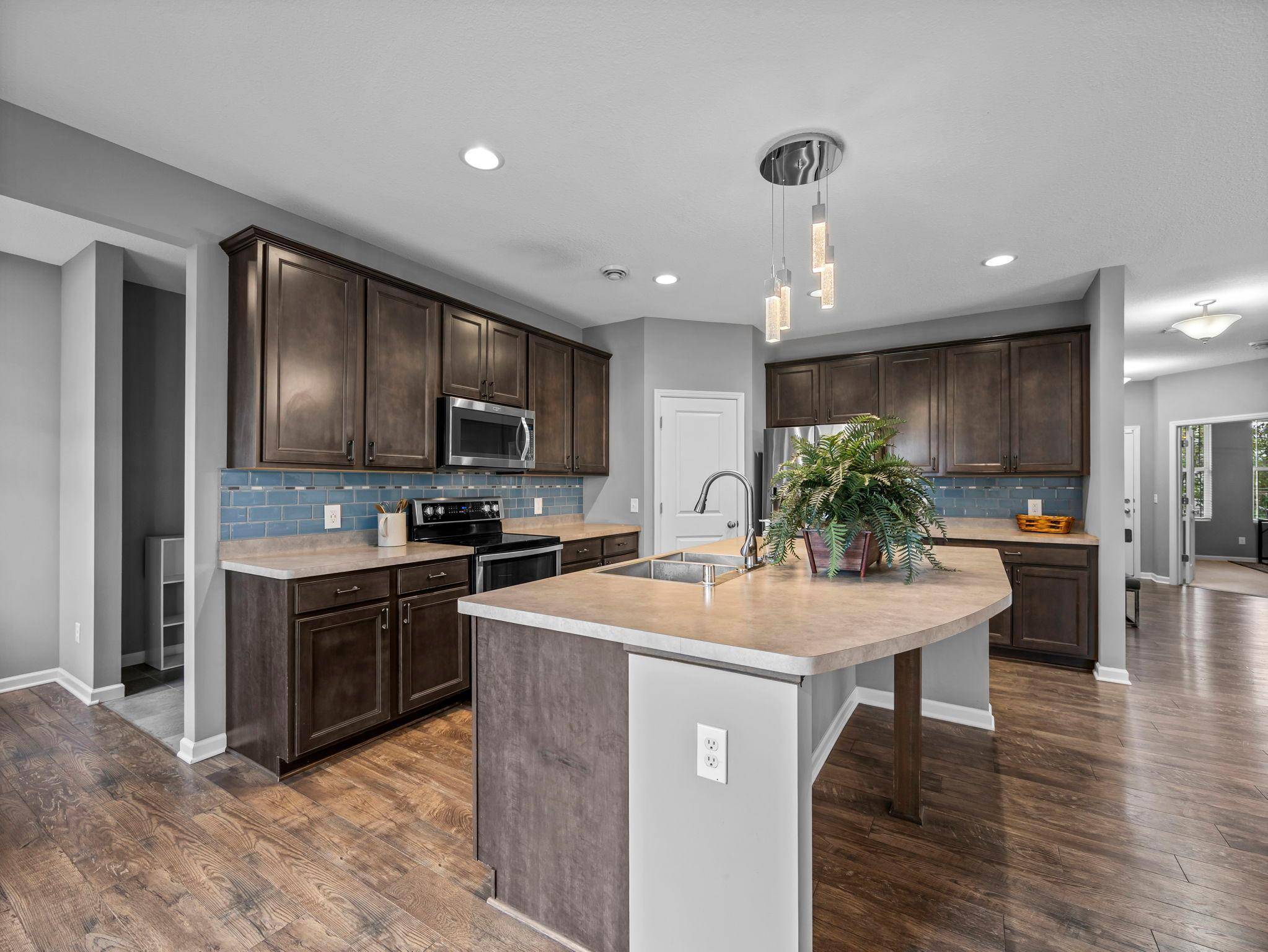 15653 Eddy Creek WAY, Apple Valley, MN 55124
