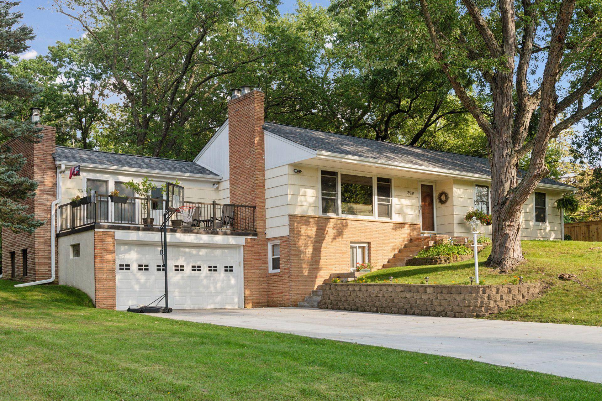 3531 Arbor LN, Minnetonka, MN 55305