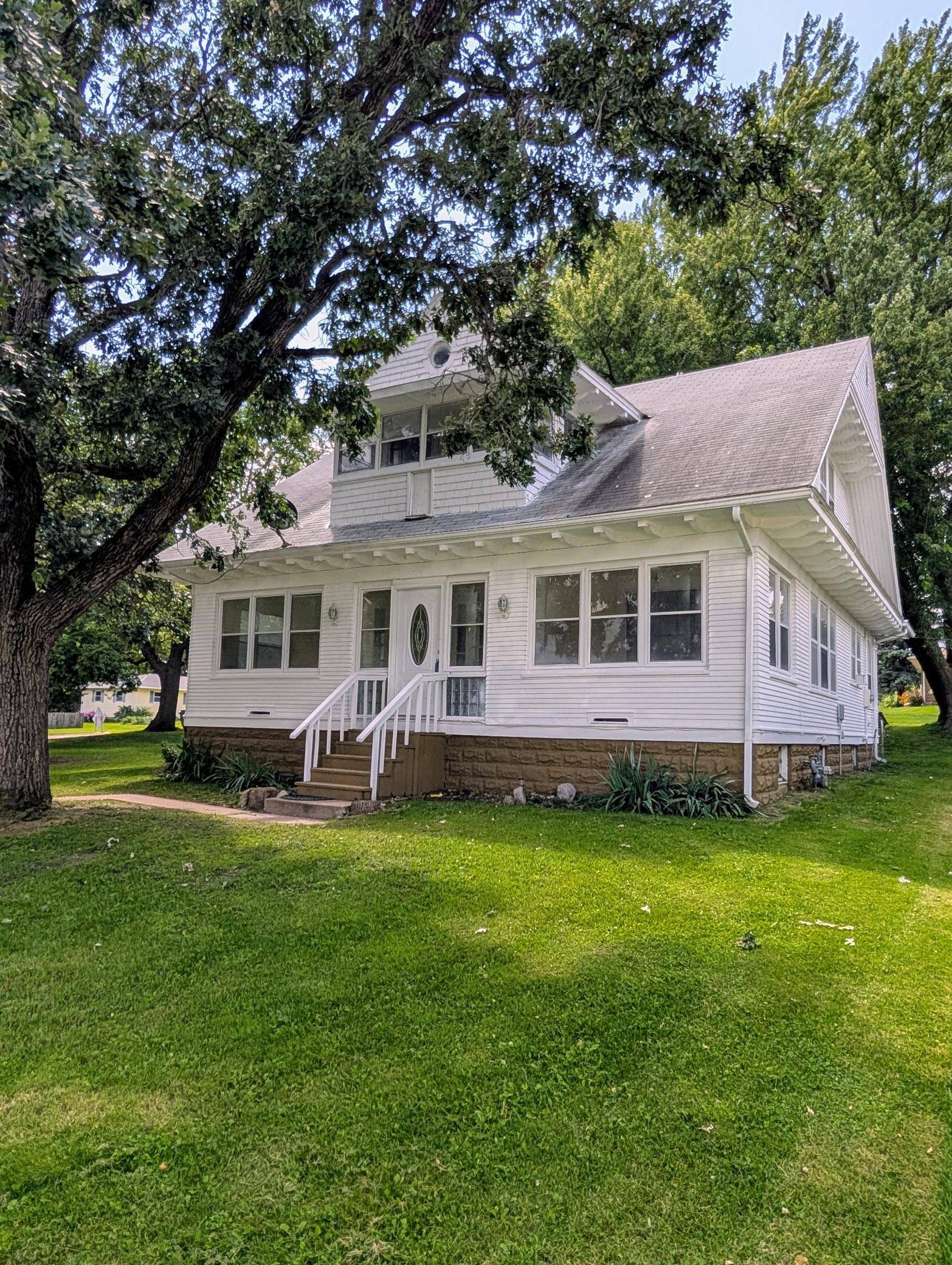 714 Main ST, Emmons, MN 56029