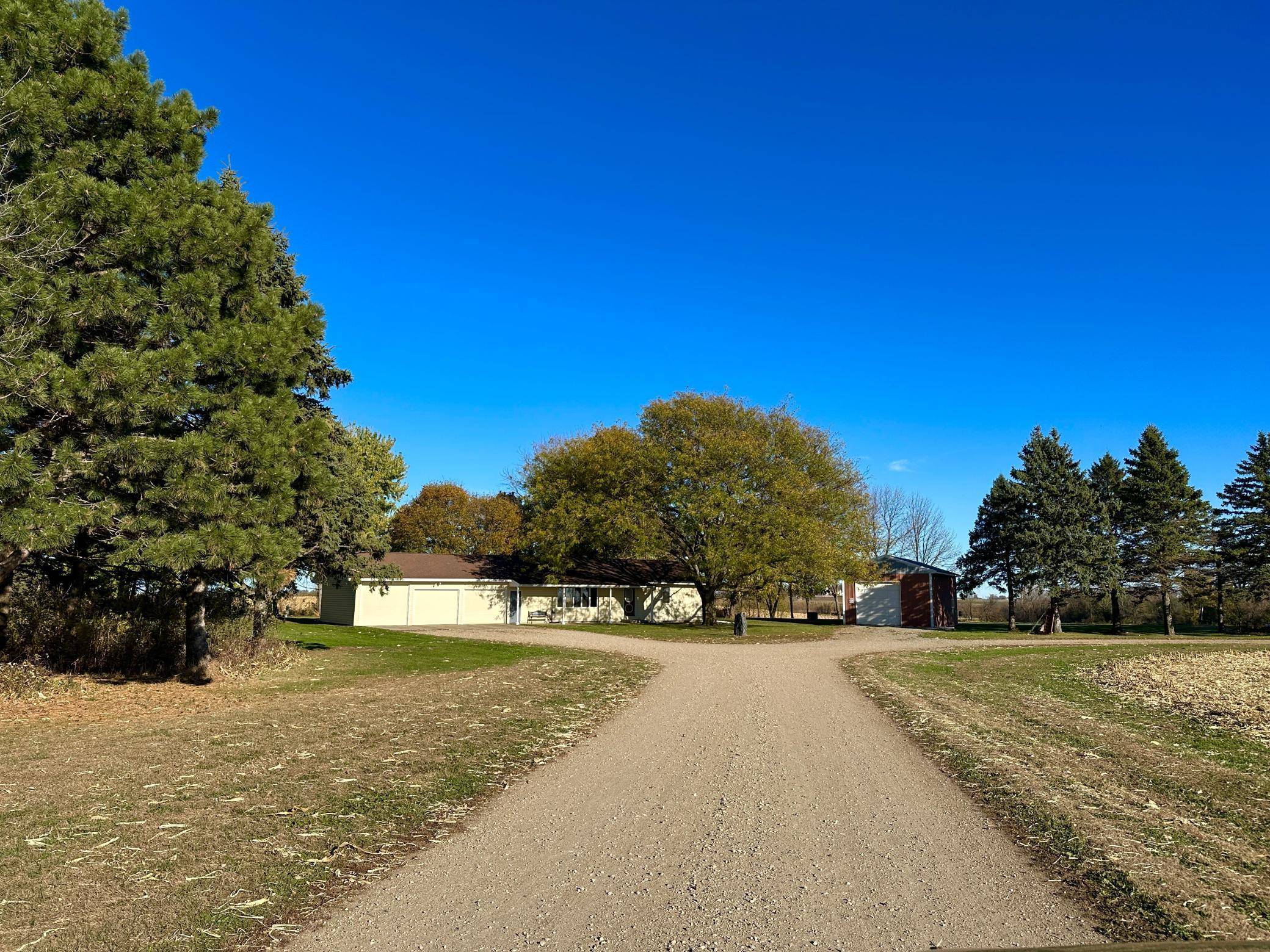 15742 675th AVE, Alden, MN 56009