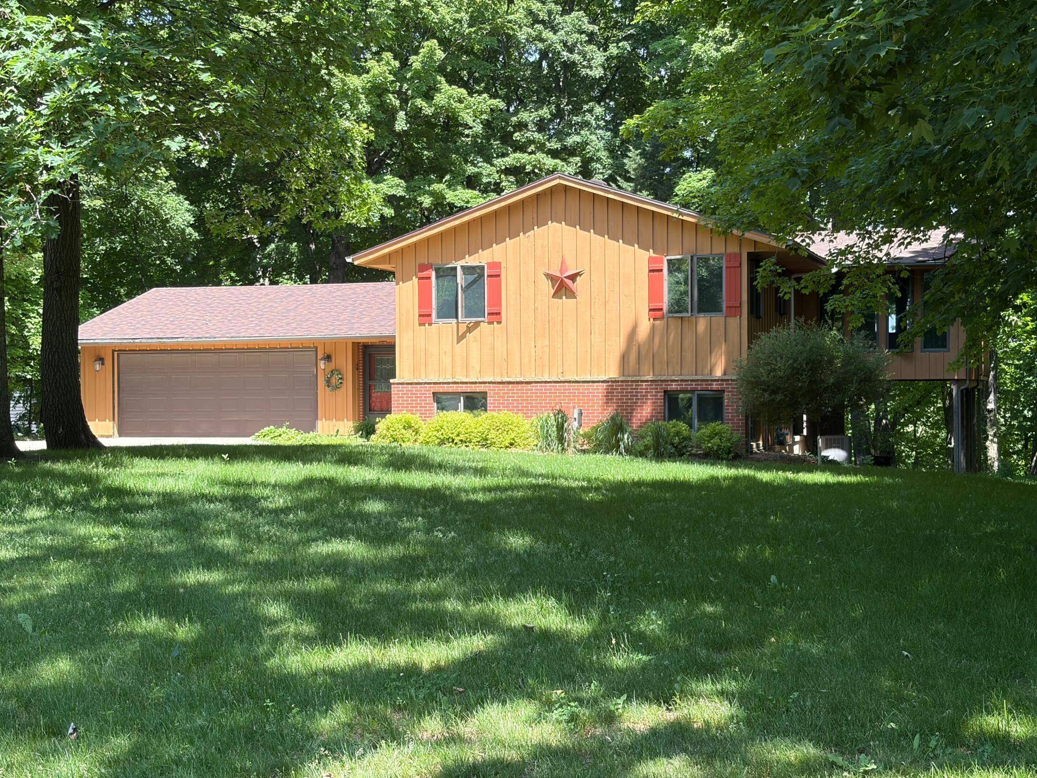 1135 1st ST NW, Oronoco, MN 55960