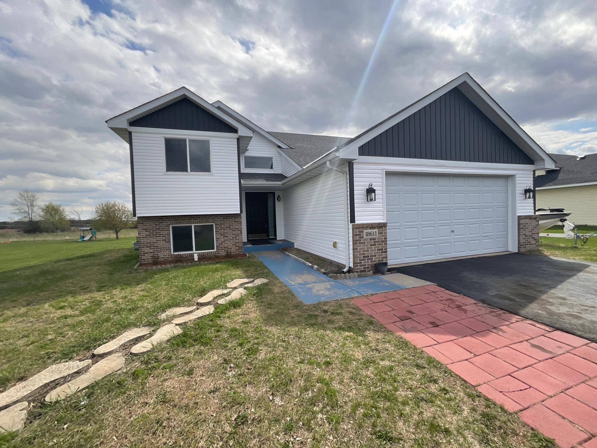 18611 Traverse LN, Big Lake, MN 55309