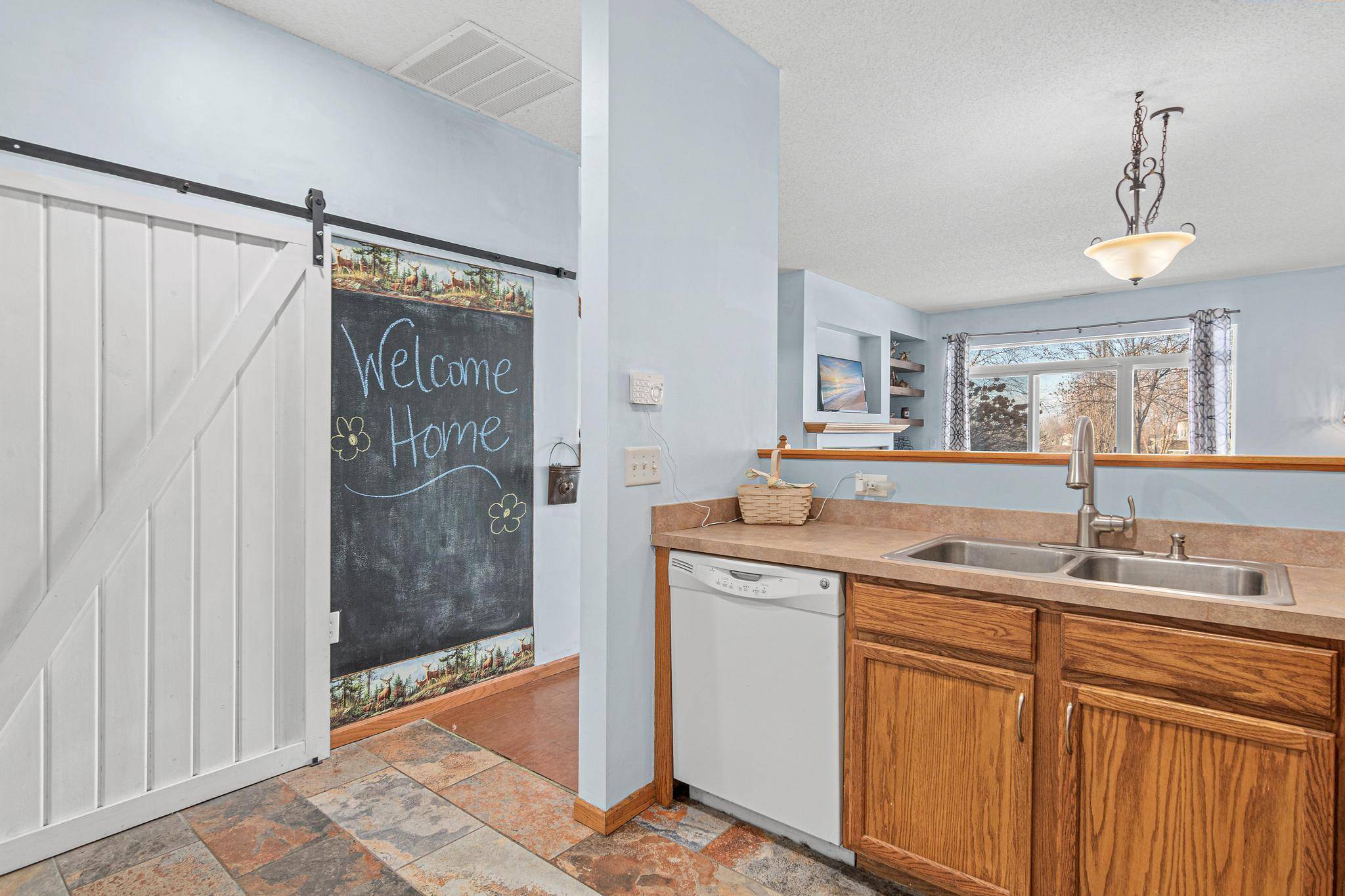 1035 Providence DR, Shakopee, MN 55379