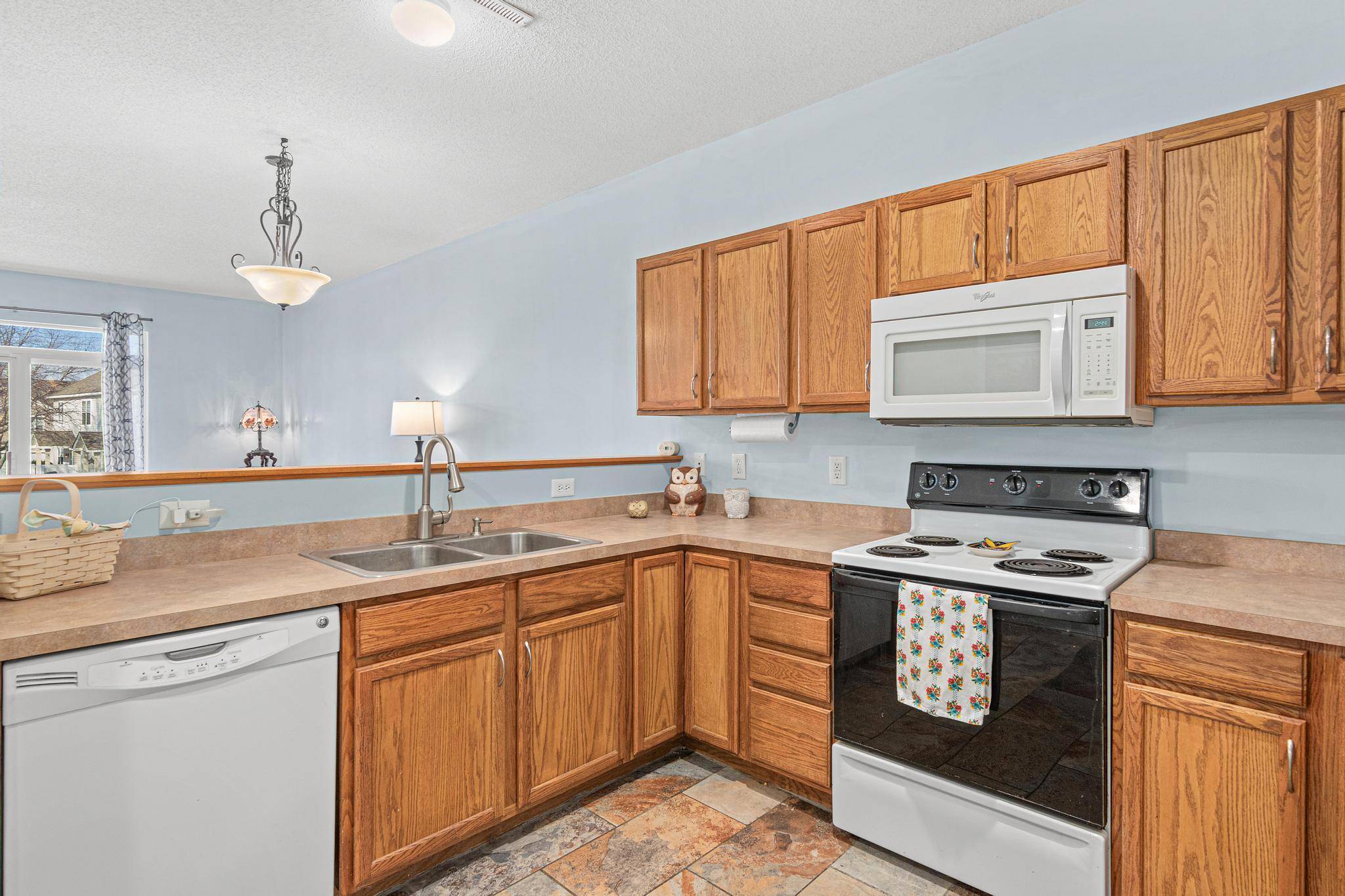 1035 Providence DR, Shakopee, MN 55379