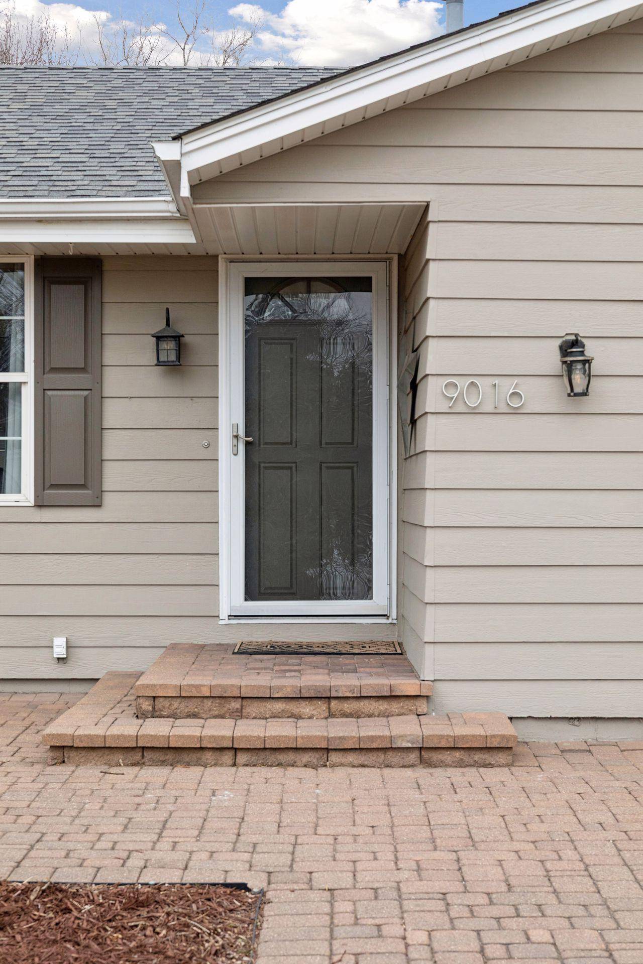 9016 66th AVE N, Brooklyn Park, MN 55428