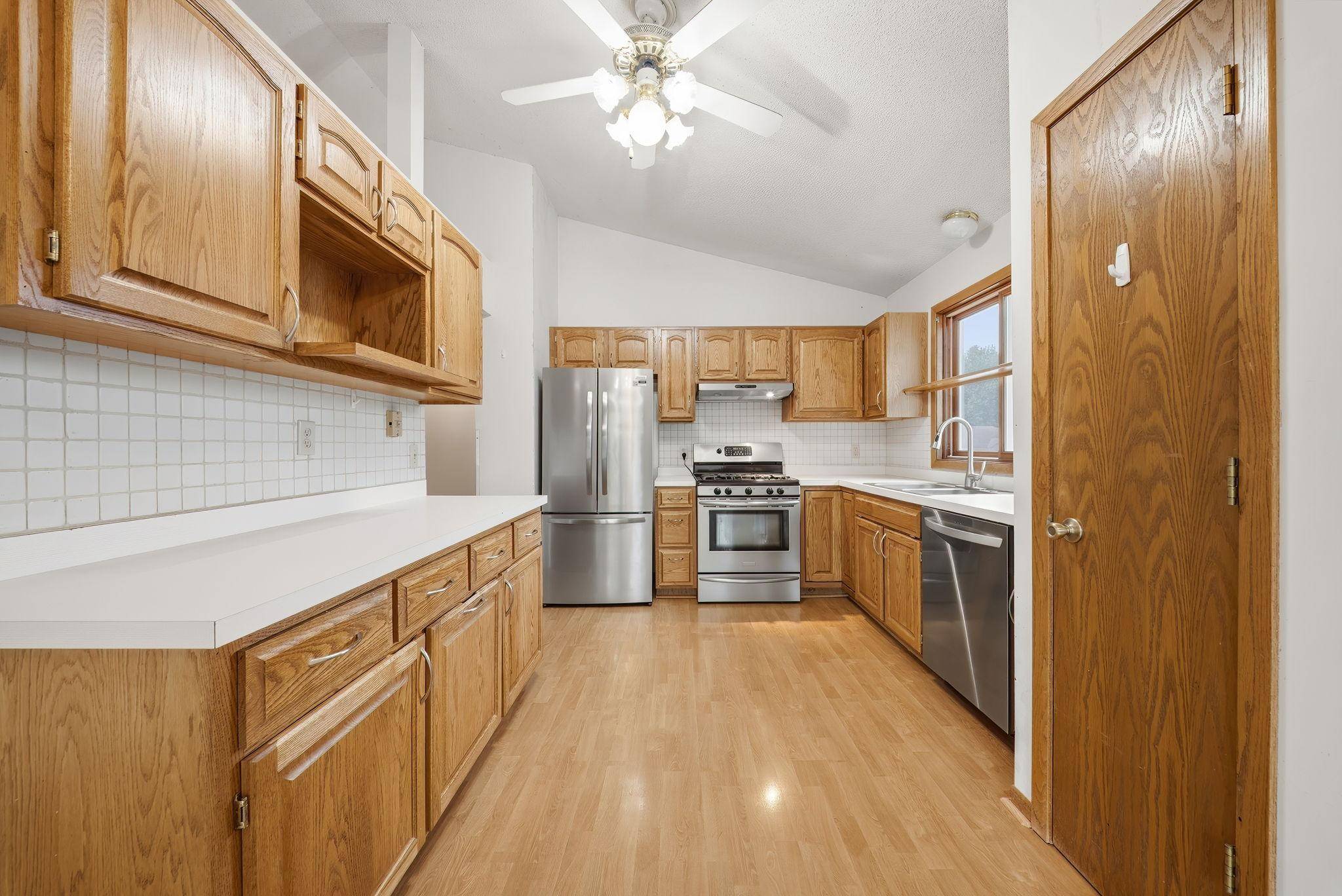 12967 Eagle Bluff DR, Burnsville, MN 55337