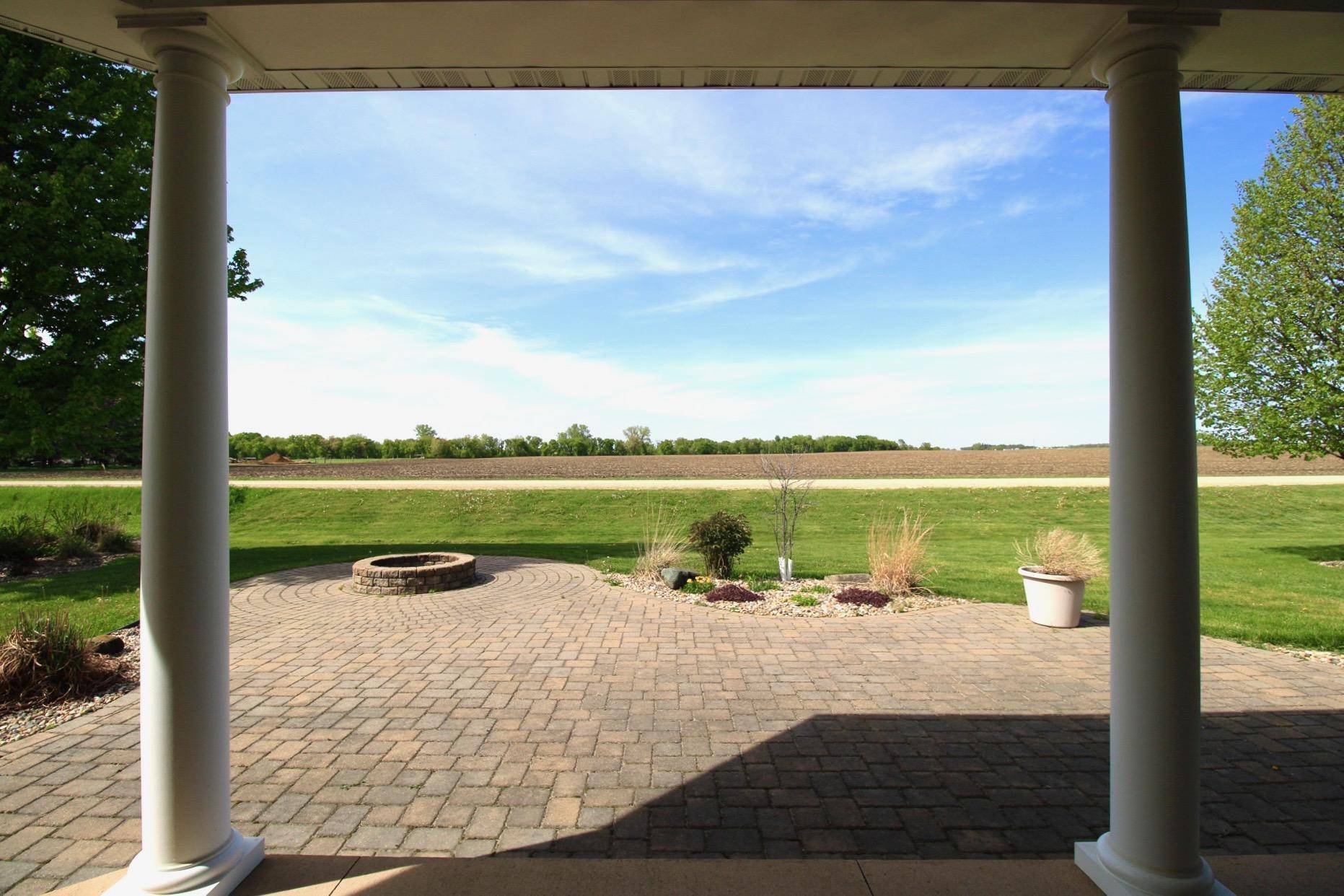 508 Vangsness ST, Adams, MN 55909