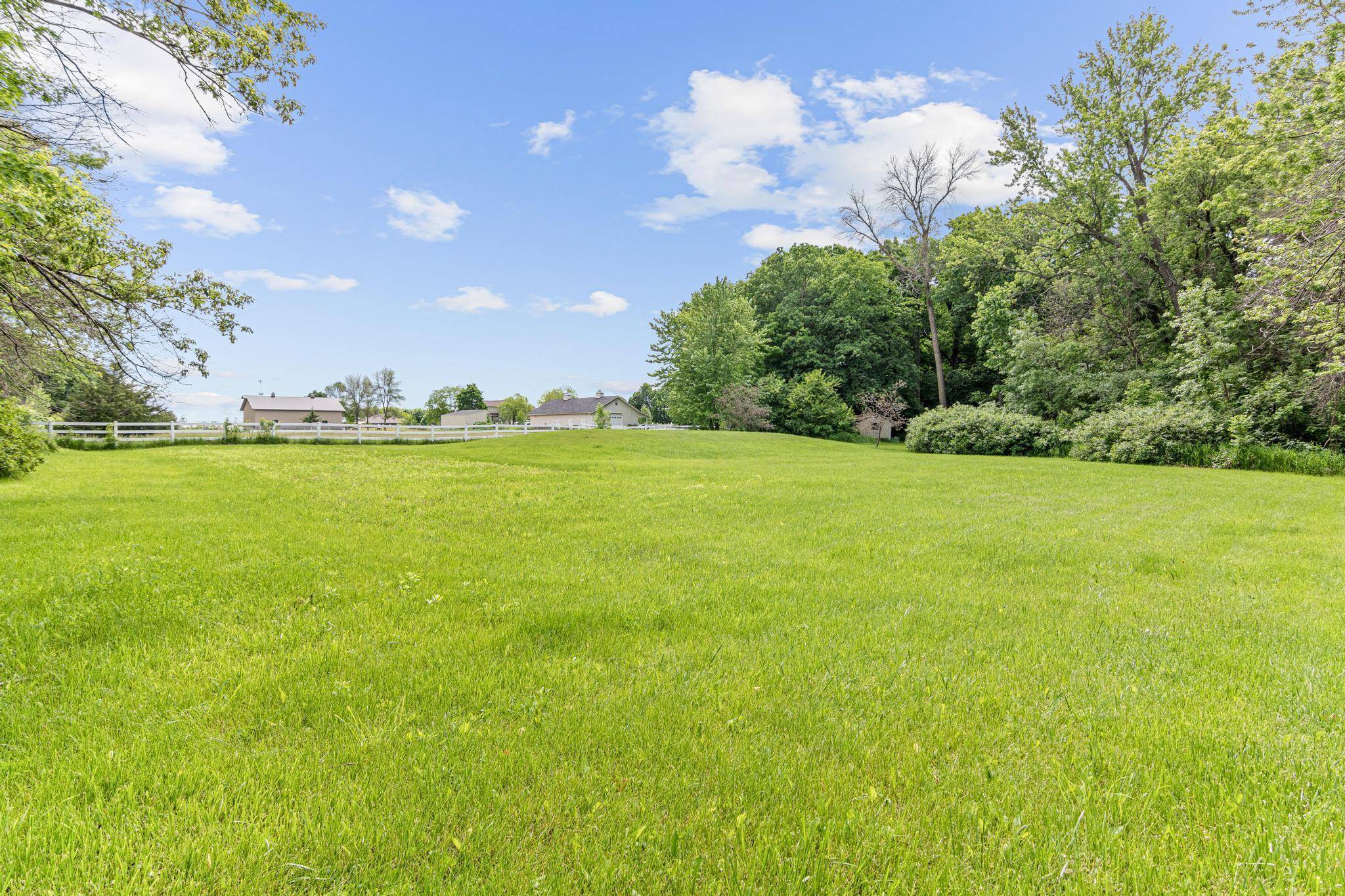 5540 Timber TRL, Maple Plain, MN 55359