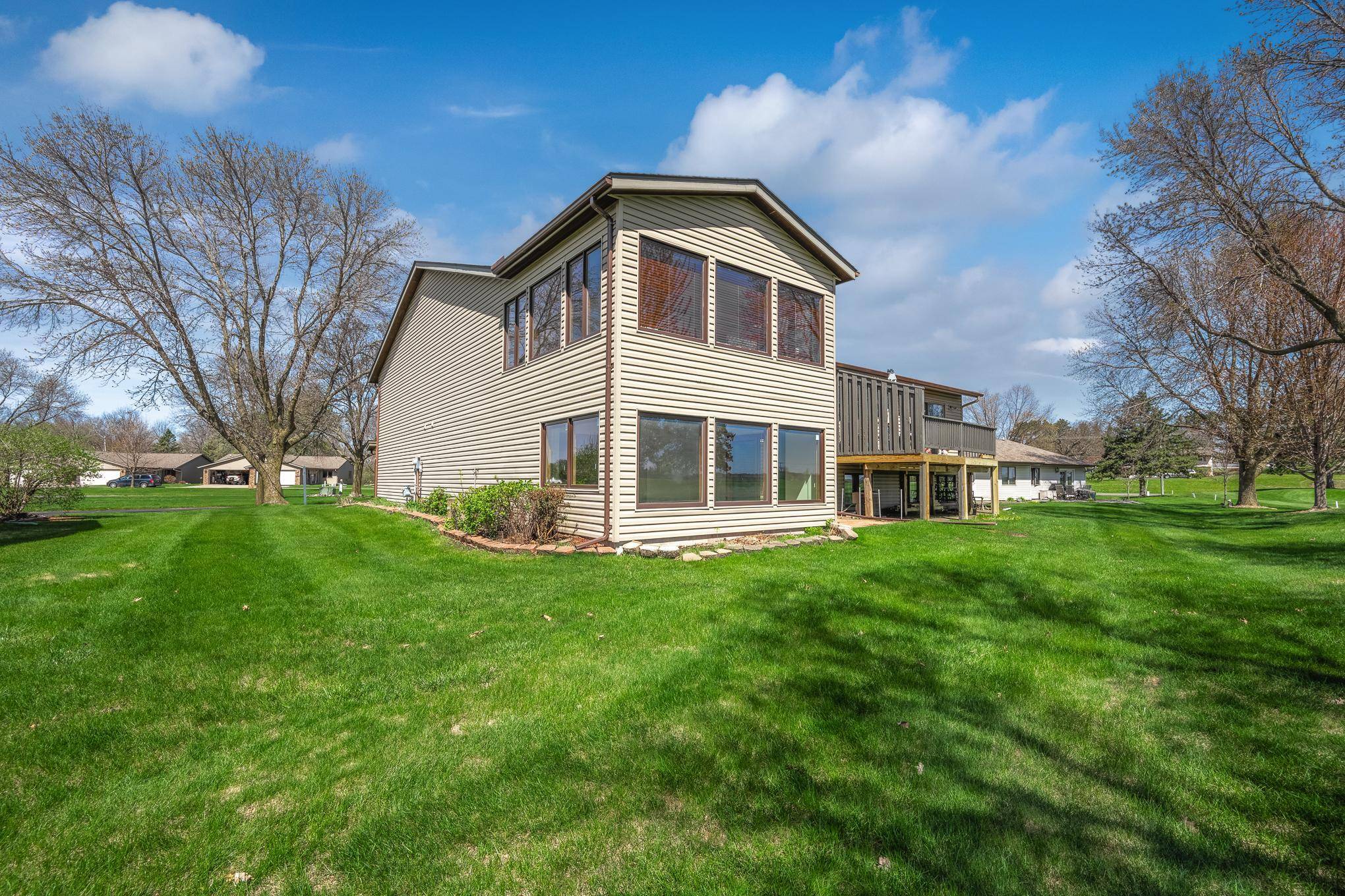 607 Pondhurst DR, Amery, WI 54001