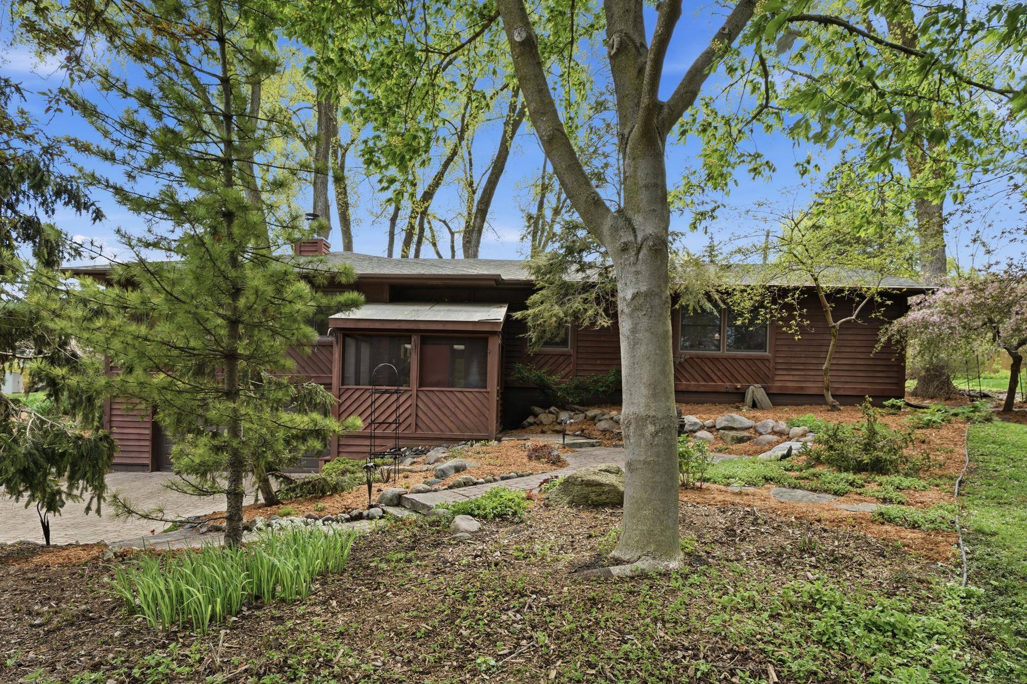 15213 Boulder Creek DR, Minnetonka, MN 55345